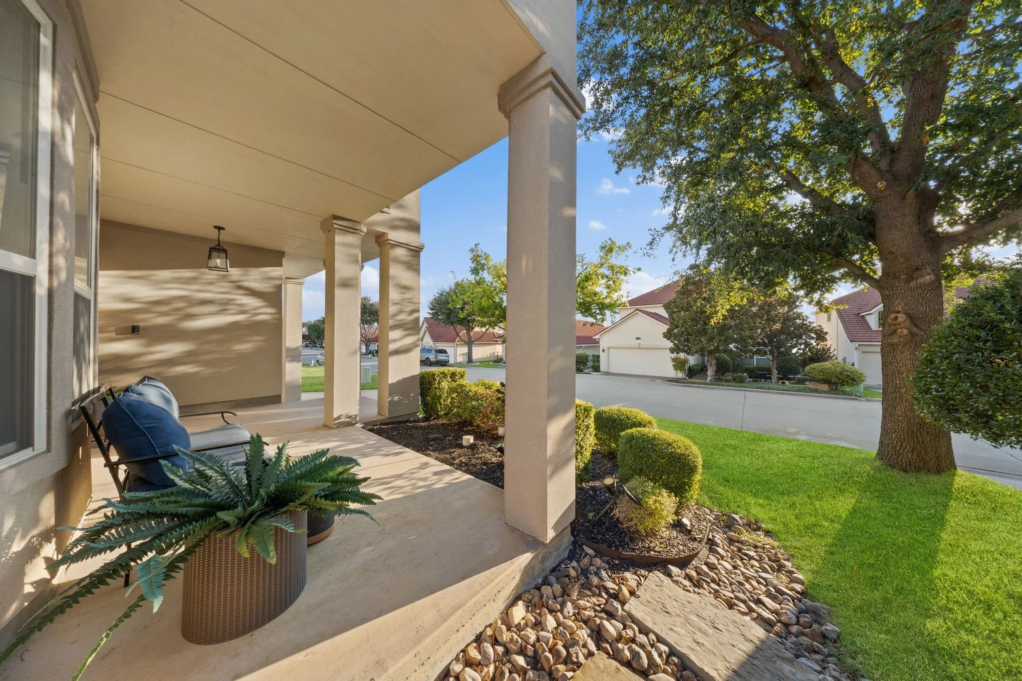 Single Family Residence For Sale in Rockwall County , 2029 Pontchartrain Drive, Rockwall, Texas 75087, 3 Bedroom, 3 Bathroom, 2 Garage spaces, 3,044 Sqft, built in 2014, mls#21382194, Real Estate Agent in Rockwall, Homes For Sale in Rockwall county, Homes For Sale in Rockwall, Realtor in Rockwall Texas, Real Estate Brokerage Independent Realty Texas, Luminita Cordes Realtor