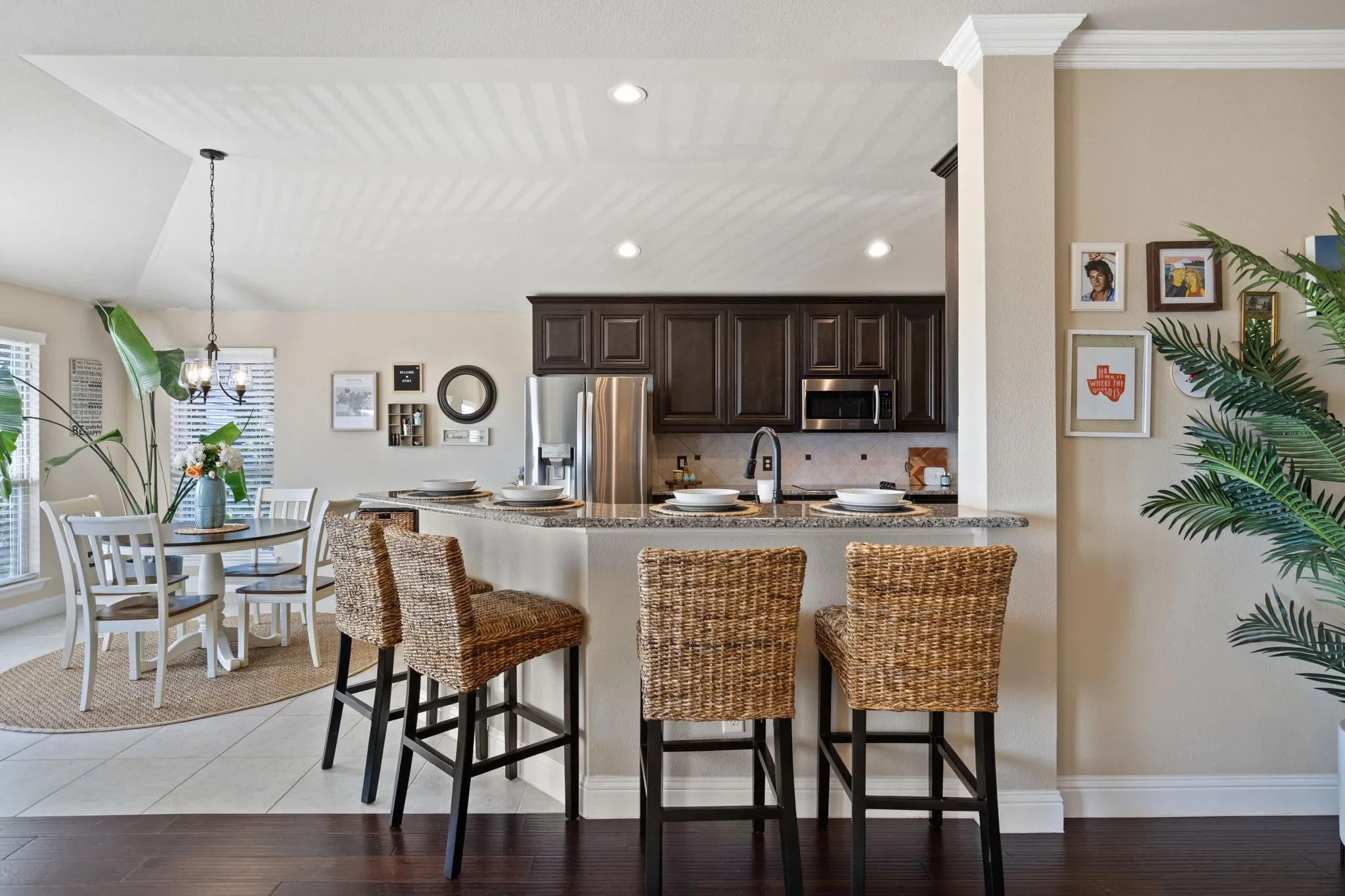 Single Family Residence For Sale in Rockwall County , 2029 Pontchartrain Drive, Rockwall, Texas 75087, 3 Bedroom, 3 Bathroom, 2 Garage spaces, 3,044 Sqft, built in 2014, mls#21382194, Real Estate Agent in Rockwall, Homes For Sale in Rockwall county, Homes For Sale in Rockwall, Realtor in Rockwall Texas, Real Estate Brokerage Independent Realty Texas, Luminita Cordes Realtor