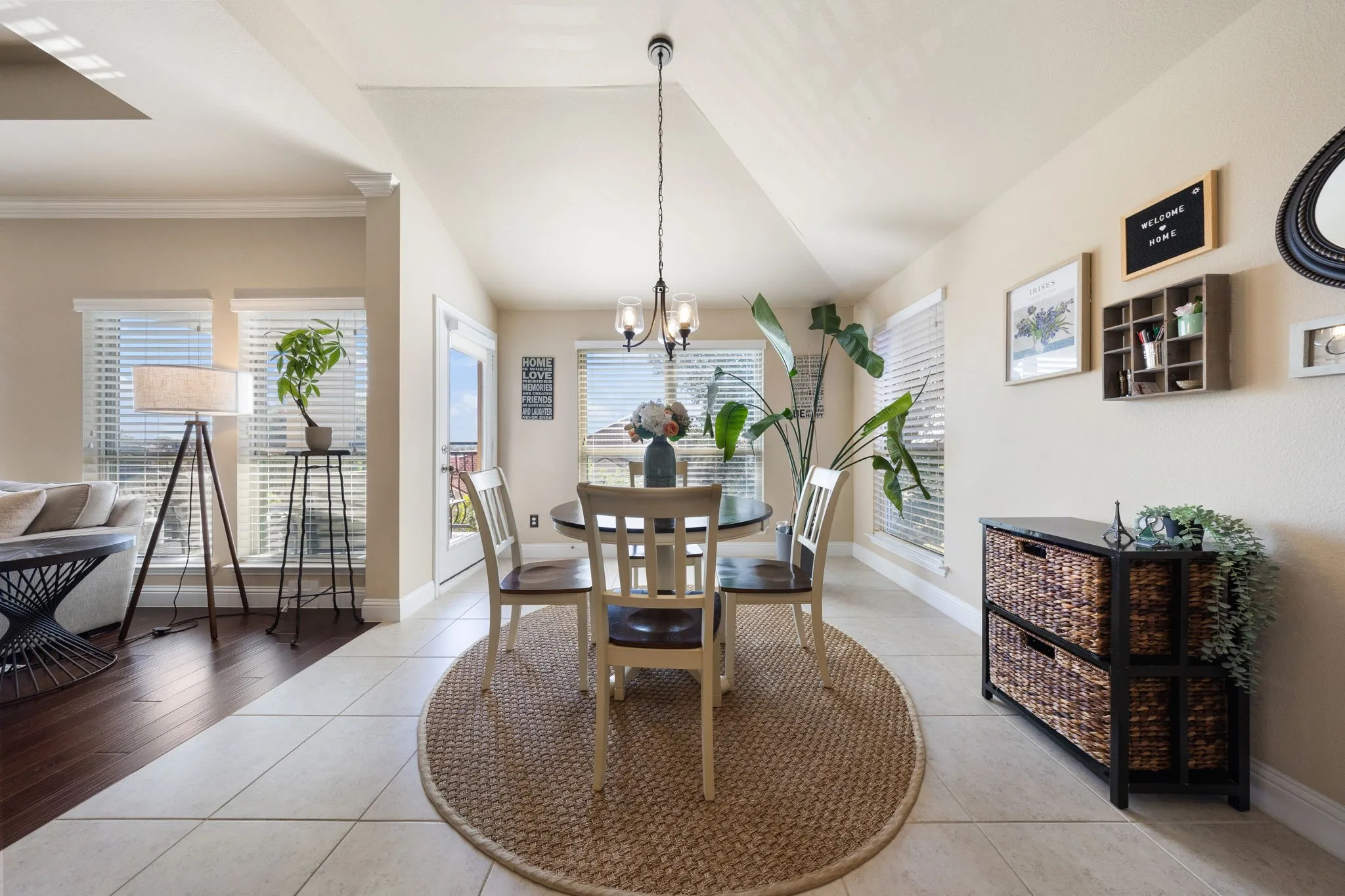 Single Family Residence For Sale in Rockwall County , 2029 Pontchartrain Drive, Rockwall, Texas 75087, 3 Bedroom, 3 Bathroom, 2 Garage spaces, 3,044 Sqft, built in 2014, mls#21382194, Real Estate Agent in Rockwall, Homes For Sale in Rockwall county, Homes For Sale in Rockwall, Realtor in Rockwall Texas, Real Estate Brokerage Independent Realty Texas, Luminita Cordes Realtor