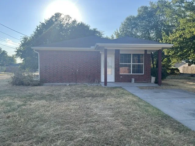 Single Family Residence For Rent in Cooke County , 703 Mill Street, Gainesville, Texas 76240, 3 Bedroom, 1 Bathroom, Garage spaces, 936 Sqft, built in 2005, mls#21382193, Real Estate Agent in Gainesville, Homes For Rent in Cooke county, Homes For Rent in Gainesville, Realtor in Gainesville Texas, Real Estate Brokerage Independent Realty Texas, Luminita Cordes Realtor