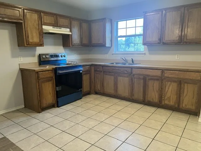 Single Family Residence For Rent in Cooke County , 703 Mill Street, Gainesville, Texas 76240, 3 Bedroom, 1 Bathroom, Garage spaces, 936 Sqft, built in 2005, mls#21382193, Real Estate Agent in Gainesville, Homes For Rent in Cooke county, Homes For Rent in Gainesville, Realtor in Gainesville Texas, Real Estate Brokerage Independent Realty Texas, Luminita Cordes Realtor