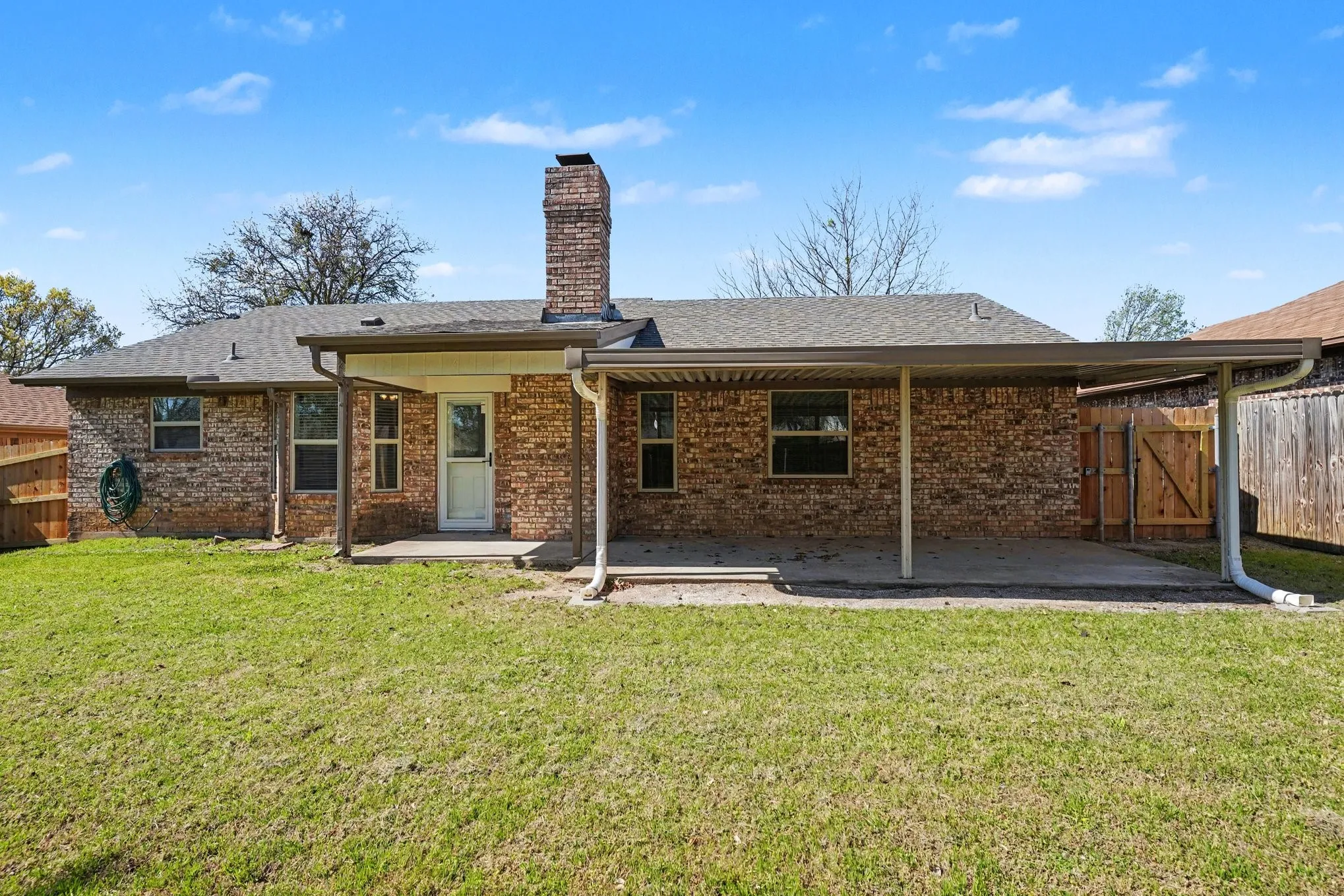 Single Family Residence For Rent in Johnson County , 772 Hampshire Drive, Burleson, Texas 76028, 3 Bedroom, 2 Bathroom, 2 Garage spaces, 1,210 Sqft, built in 1987, mls#21382264, Real Estate Agent in Burleson, Homes For Rent in Johnson county, Homes For Rent in Burleson, Realtor in Burleson Texas, Real Estate Brokerage Independent Realty Texas, Luminita Cordes Realtor