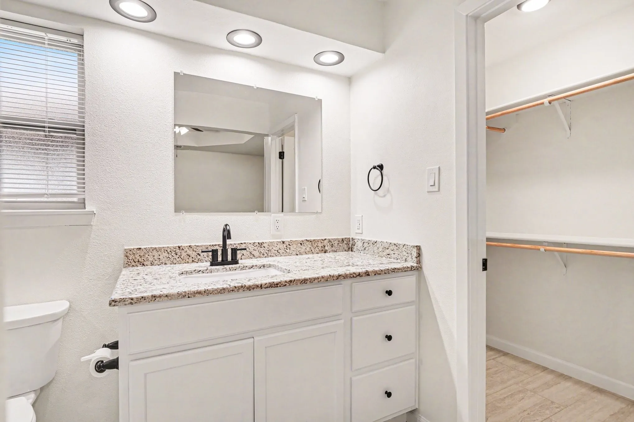 Single Family Residence For Rent in Johnson County , 772 Hampshire Drive, Burleson, Texas 76028, 3 Bedroom, 2 Bathroom, 2 Garage spaces, 1,210 Sqft, built in 1987, mls#21382264, Real Estate Agent in Burleson, Homes For Rent in Johnson county, Homes For Rent in Burleson, Realtor in Burleson Texas, Real Estate Brokerage Independent Realty Texas, Luminita Cordes Realtor