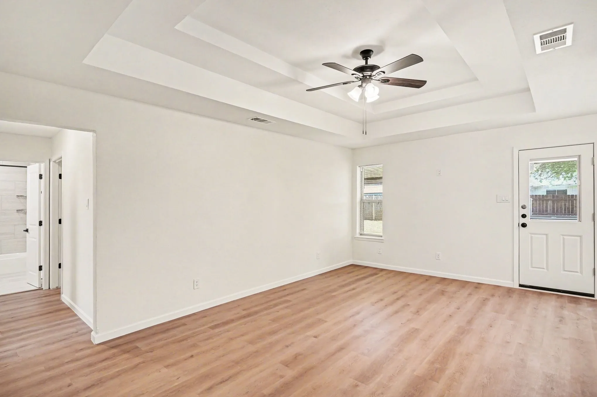 Single Family Residence For Rent in Johnson County , 772 Hampshire Drive, Burleson, Texas 76028, 3 Bedroom, 2 Bathroom, 2 Garage spaces, 1,210 Sqft, built in 1987, mls#21382264, Real Estate Agent in Burleson, Homes For Rent in Johnson county, Homes For Rent in Burleson, Realtor in Burleson Texas, Real Estate Brokerage Independent Realty Texas, Luminita Cordes Realtor