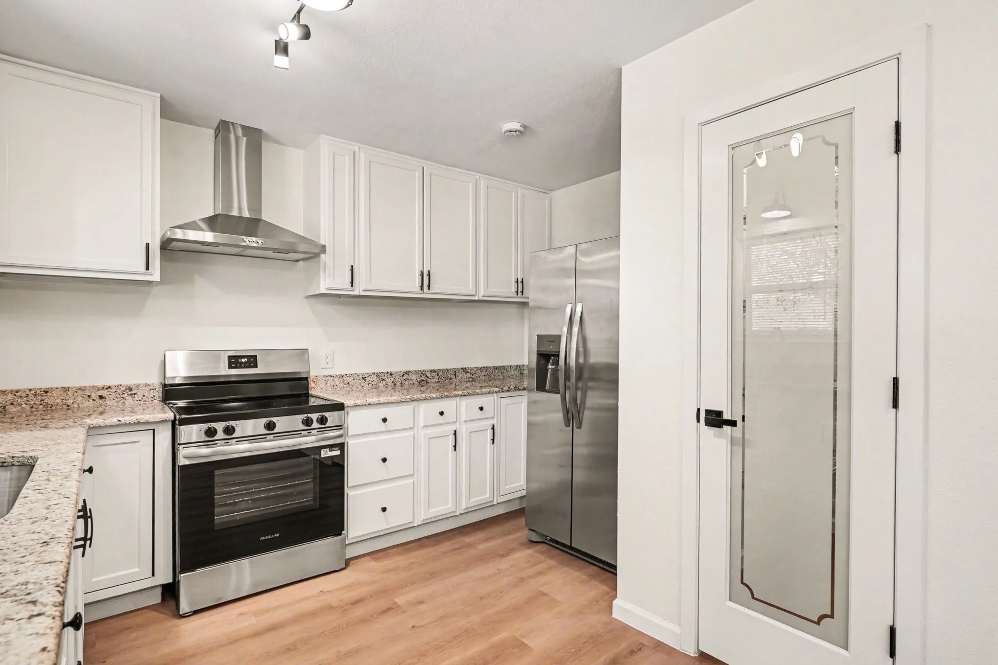 Single Family Residence For Rent in Johnson County , 772 Hampshire Drive, Burleson, Texas 76028, 3 Bedroom, 2 Bathroom, 2 Garage spaces, 1,210 Sqft, built in 1987, mls#21382264, Real Estate Agent in Burleson, Homes For Rent in Johnson county, Homes For Rent in Burleson, Realtor in Burleson Texas, Real Estate Brokerage Independent Realty Texas, Luminita Cordes Realtor