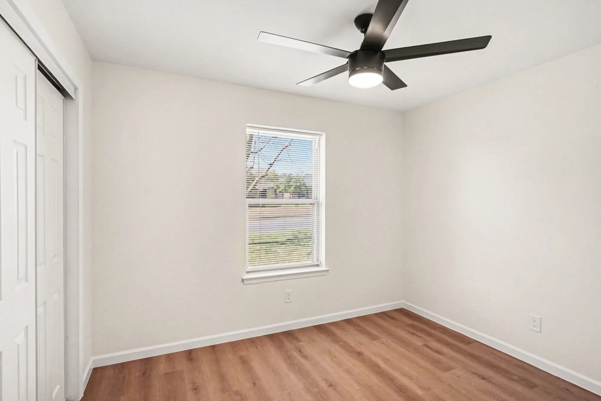 Single Family Residence For Rent in Johnson County , 772 Hampshire Drive, Burleson, Texas 76028, 3 Bedroom, 2 Bathroom, 2 Garage spaces, 1,210 Sqft, built in 1987, mls#21382264, Real Estate Agent in Burleson, Homes For Rent in Johnson county, Homes For Rent in Burleson, Realtor in Burleson Texas, Real Estate Brokerage Independent Realty Texas, Luminita Cordes Realtor