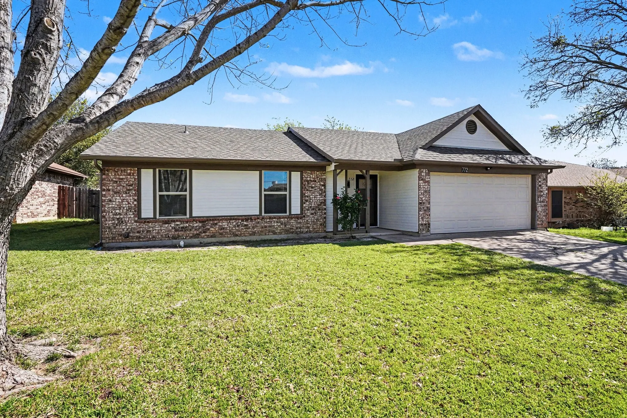 Single Family Residence For Rent in Johnson County , 772 Hampshire Drive, Burleson, Texas 76028, 3 Bedroom, 2 Bathroom, 2 Garage spaces, 1,210 Sqft, built in 1987, mls#21382264, Real Estate Agent in Burleson, Homes For Rent in Johnson county, Homes For Rent in Burleson, Realtor in Burleson Texas, Real Estate Brokerage Independent Realty Texas, Luminita Cordes Realtor