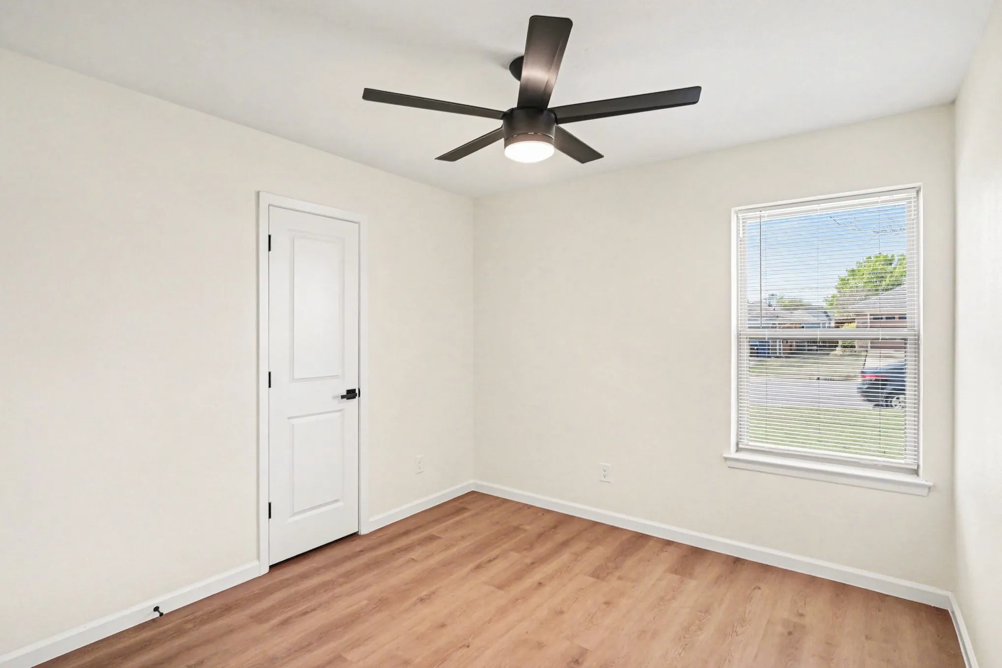 Single Family Residence For Rent in Johnson County , 772 Hampshire Drive, Burleson, Texas 76028, 3 Bedroom, 2 Bathroom, 2 Garage spaces, 1,210 Sqft, built in 1987, mls#21382264, Real Estate Agent in Burleson, Homes For Rent in Johnson county, Homes For Rent in Burleson, Realtor in Burleson Texas, Real Estate Brokerage Independent Realty Texas, Luminita Cordes Realtor