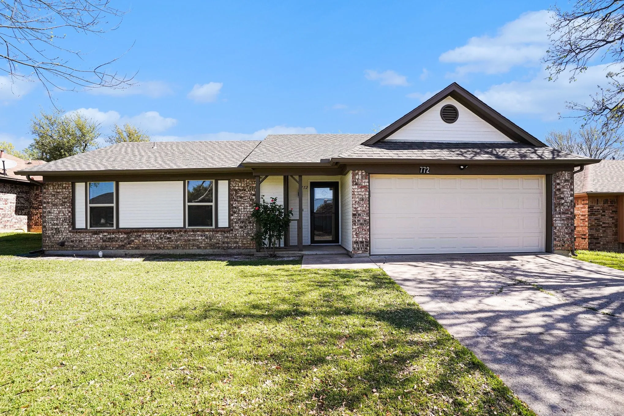 Single Family Residence For Rent in Johnson County , 772 Hampshire Drive, Burleson, Texas 76028, 3 Bedroom, 2 Bathroom, 2 Garage spaces, 1,210 Sqft, built in 1987, mls#21382264, Real Estate Agent in Burleson, Homes For Rent in Johnson county, Homes For Rent in Burleson, Realtor in Burleson Texas, Real Estate Brokerage Independent Realty Texas, Luminita Cordes Realtor