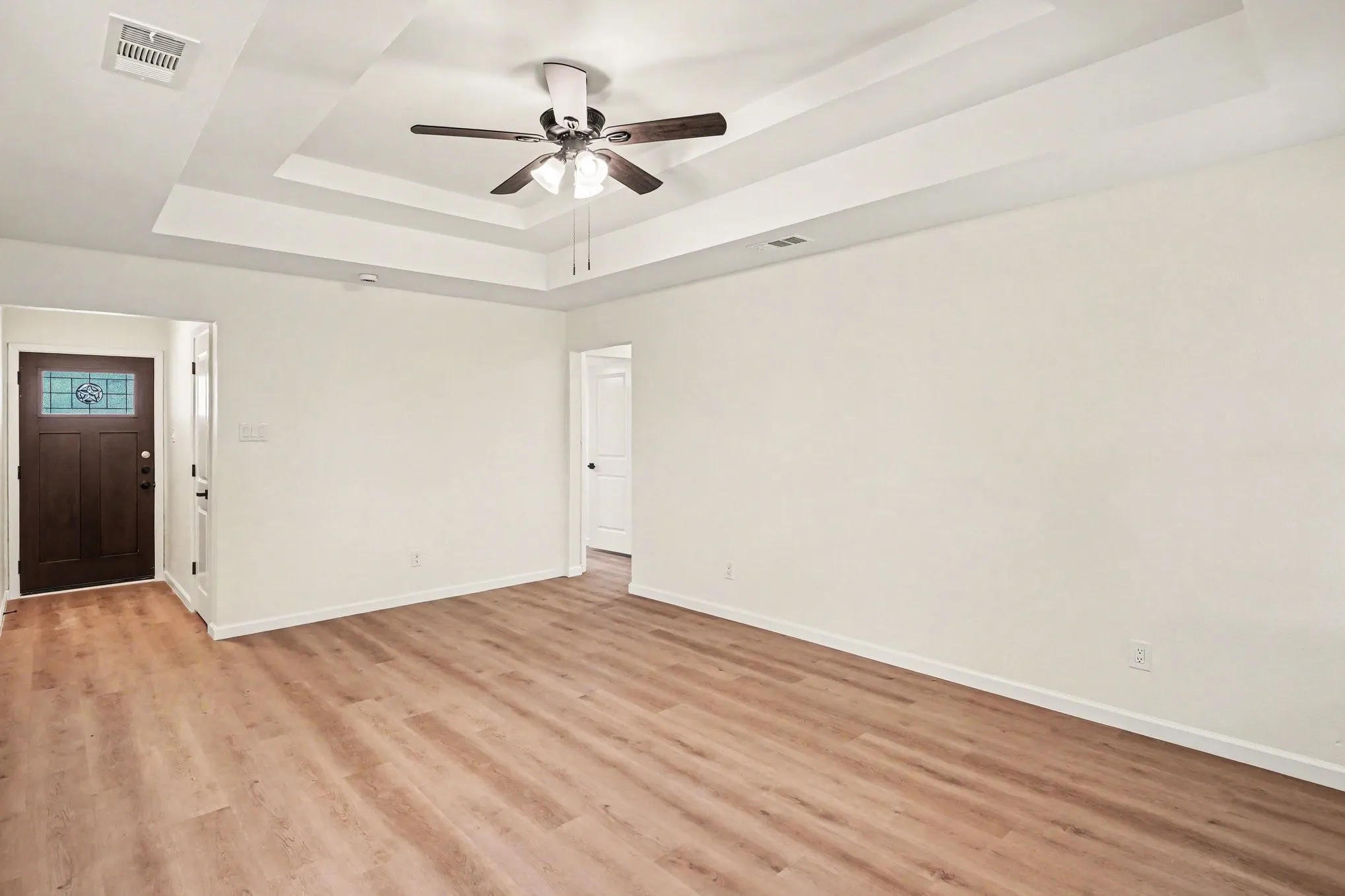 Single Family Residence For Rent in Johnson County , 772 Hampshire Drive, Burleson, Texas 76028, 3 Bedroom, 2 Bathroom, 2 Garage spaces, 1,210 Sqft, built in 1987, mls#21382264, Real Estate Agent in Burleson, Homes For Rent in Johnson county, Homes For Rent in Burleson, Realtor in Burleson Texas, Real Estate Brokerage Independent Realty Texas, Luminita Cordes Realtor