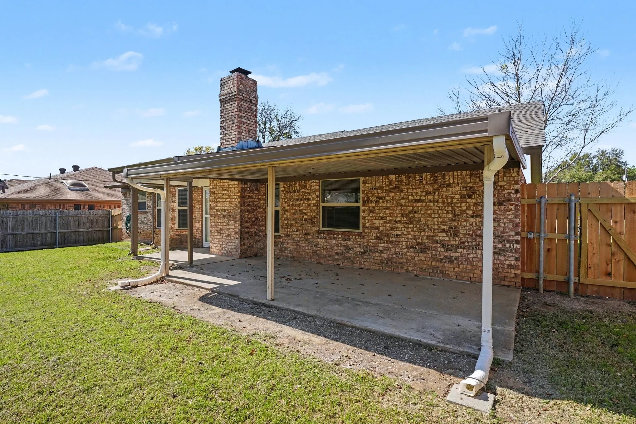 Single Family Residence For Rent in Johnson County , 772 Hampshire Drive, Burleson, Texas 76028, 3 Bedroom, 2 Bathroom, 2 Garage spaces, 1,210 Sqft, built in 1987, mls#21382264, Real Estate Agent in Burleson, Homes For Rent in Johnson county, Homes For Rent in Burleson, Realtor in Burleson Texas, Real Estate Brokerage Independent Realty Texas, Luminita Cordes Realtor