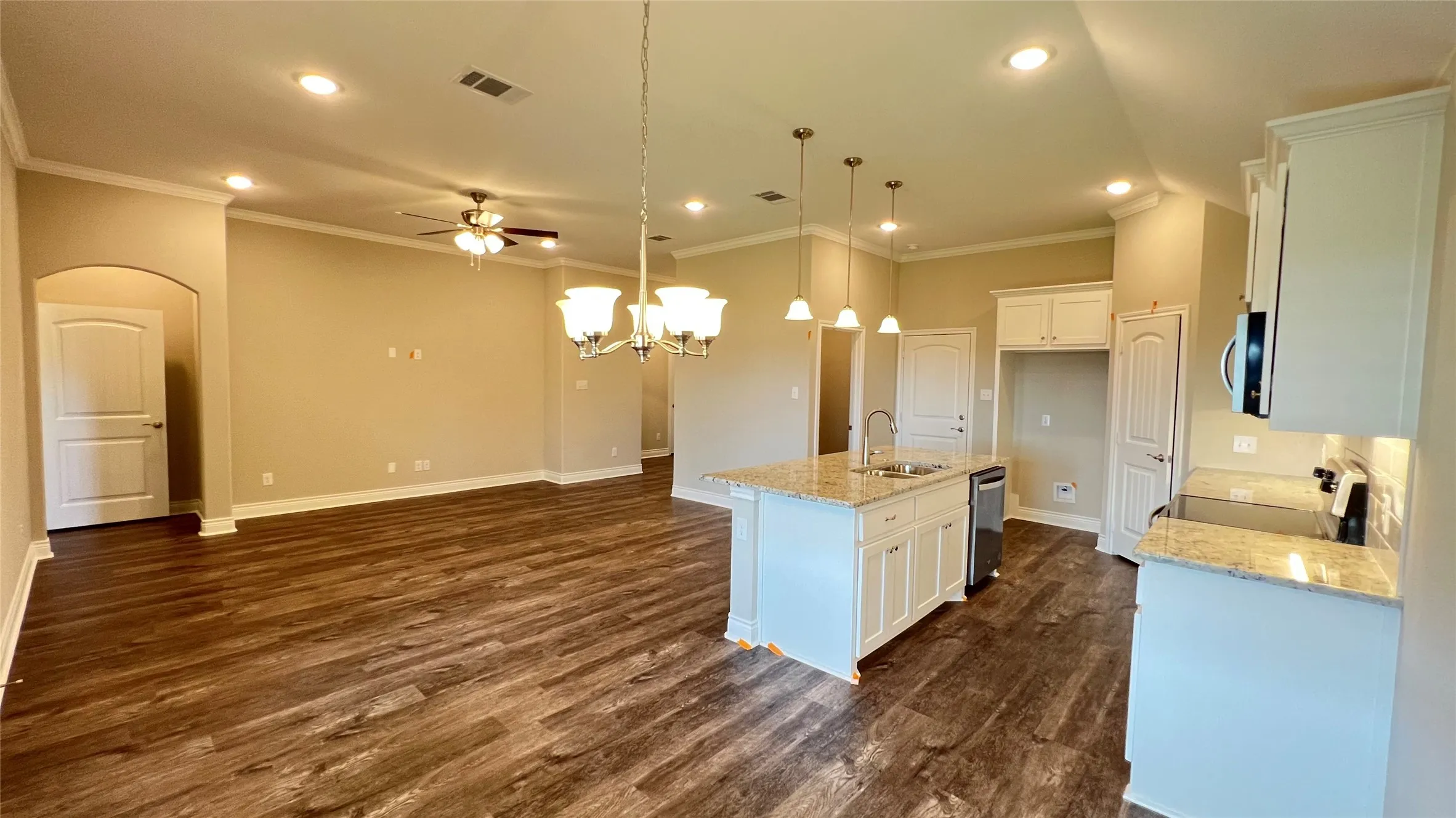 Single Family Residence For Rent in Hunt County , 803 Ransom Way, Greenville, Texas 75402, 3 Bedroom, 2 Bathroom, 2 Garage spaces, 1,605 Sqft, built in 2023, mls#21372334, Real Estate Agent in Greenville, Homes For Rent in Hunt county, Homes For Rent in Greenville, Realtor in Greenville Texas, Real Estate Brokerage Independent Realty Texas, Luminita Cordes Realtor