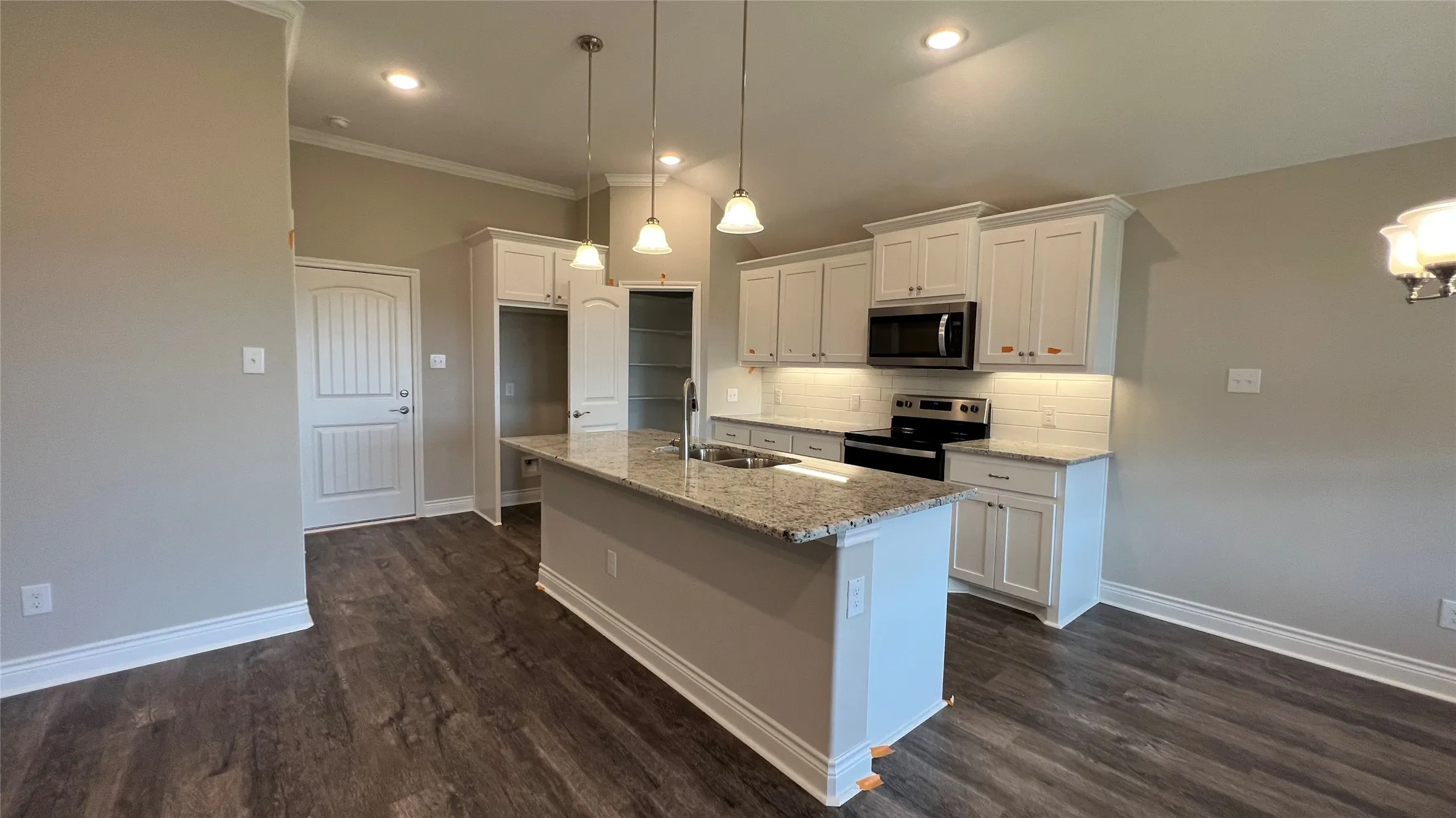 Single Family Residence For Rent in Hunt County , 803 Ransom Way, Greenville, Texas 75402, 3 Bedroom, 2 Bathroom, 2 Garage spaces, 1,605 Sqft, built in 2023, mls#21372334, Real Estate Agent in Greenville, Homes For Rent in Hunt county, Homes For Rent in Greenville, Realtor in Greenville Texas, Real Estate Brokerage Independent Realty Texas, Luminita Cordes Realtor