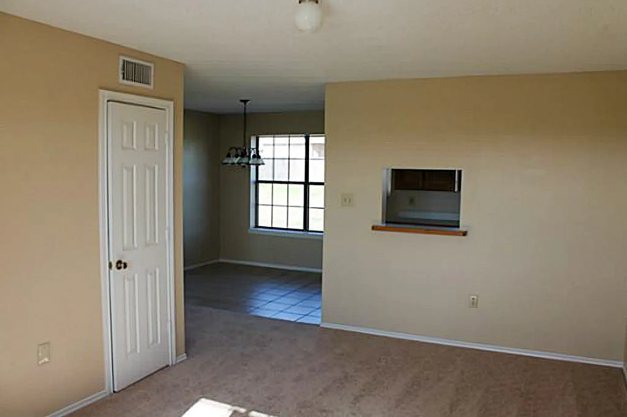 Single Family Residence For Rent in Wise County , 803 S Wickham Street, Alvord, Texas 76225, 3 Bedroom, 1 Bathroom, 1 Garage spaces, 1,066 Sqft, built in 1994, mls#21381340, Real Estate Agent in Alvord, Homes For Rent in Wise county, Homes For Rent in Alvord, Realtor in Alvord Texas, Real Estate Brokerage Independent Realty Texas, Luminita Cordes Realtor