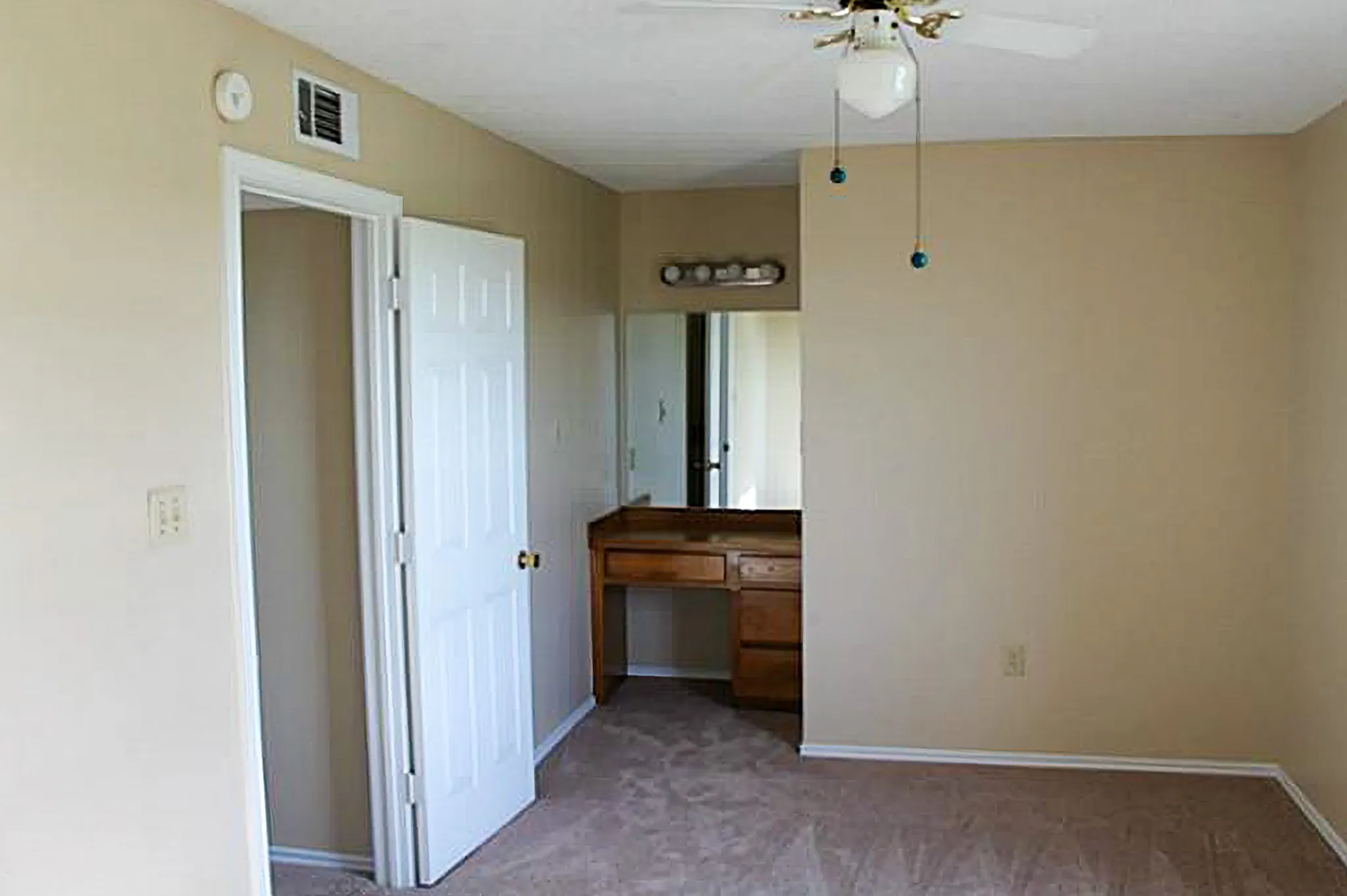 Single Family Residence For Rent in Wise County , 803 S Wickham Street, Alvord, Texas 76225, 3 Bedroom, 1 Bathroom, 1 Garage spaces, 1,066 Sqft, built in 1994, mls#21381340, Real Estate Agent in Alvord, Homes For Rent in Wise county, Homes For Rent in Alvord, Realtor in Alvord Texas, Real Estate Brokerage Independent Realty Texas, Luminita Cordes Realtor