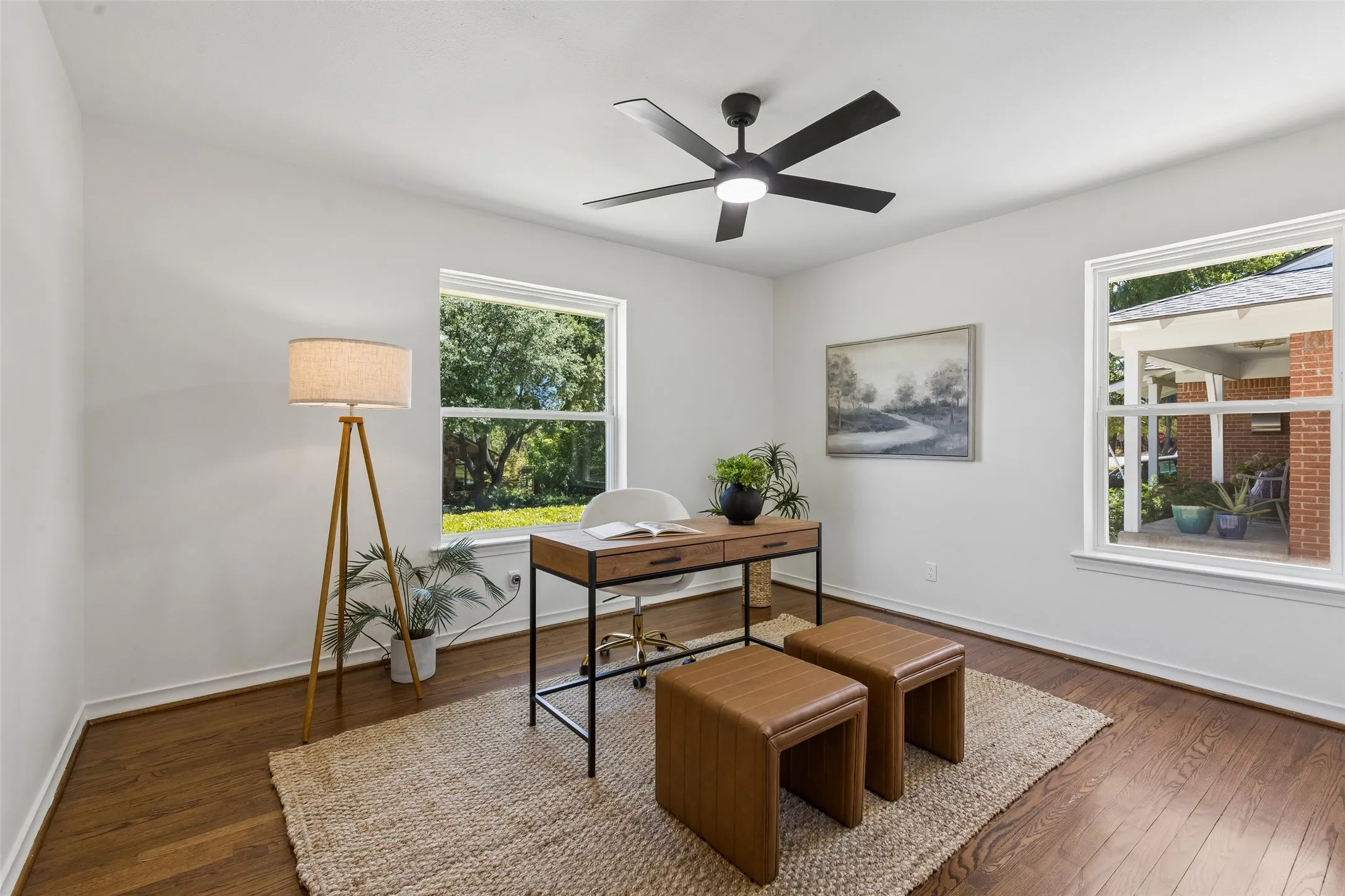 Single Family Residence For Sale in Dallas County , 155 Bon Aire Drive, Dallas, Texas 75218, 3 Bedroom, 2 Bathroom, 1 Garage spaces, 1,330 Sqft, built in 1955, mls#21380073, Real Estate Agent in Dallas, Homes For Sale in Dallas county, Homes For Sale in Dallas, Realtor in Dallas Texas, Real Estate Brokerage Independent Realty Texas, Luminita Cordes Realtor