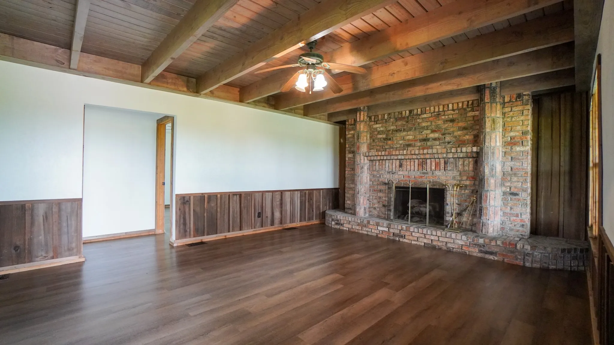 Single Family Residence For Rent in Kaufman County , 6700 Colquitt Road, Terrell, Texas 75160, 4 Bedroom, 2 Bathroom, Garage spaces, 2,345 Sqft, built in 1985, mls#21381706, Real Estate Agent in Terrell, Homes For Rent in Kaufman county, Homes For Rent in Terrell, Realtor in Terrell Texas, Real Estate Brokerage Independent Realty Texas, Luminita Cordes Realtor