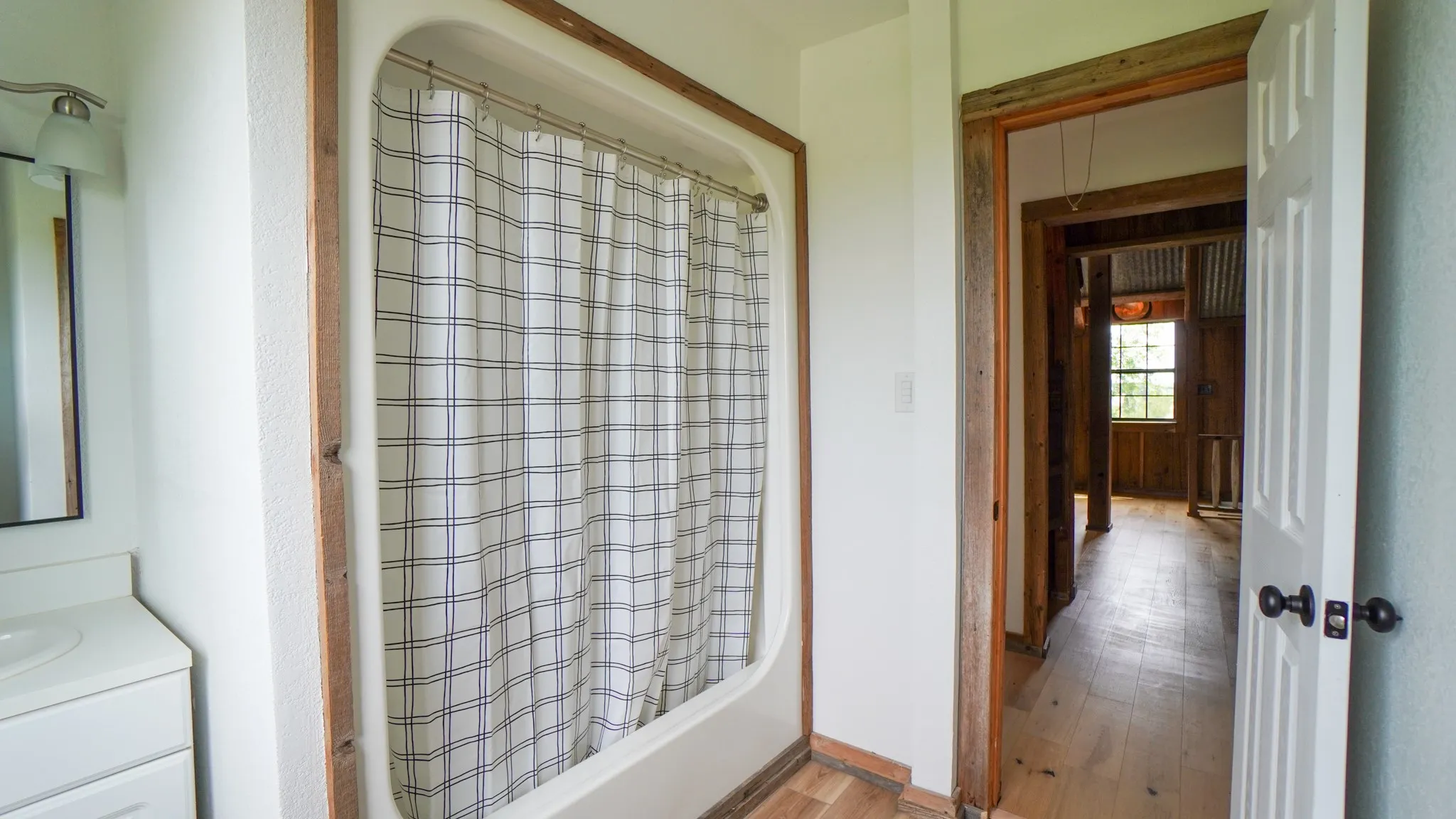 Single Family Residence For Rent in Kaufman County , 6700 Colquitt Road, Terrell, Texas 75160, 4 Bedroom, 2 Bathroom, Garage spaces, 2,345 Sqft, built in 1985, mls#21381706, Real Estate Agent in Terrell, Homes For Rent in Kaufman county, Homes For Rent in Terrell, Realtor in Terrell Texas, Real Estate Brokerage Independent Realty Texas, Luminita Cordes Realtor