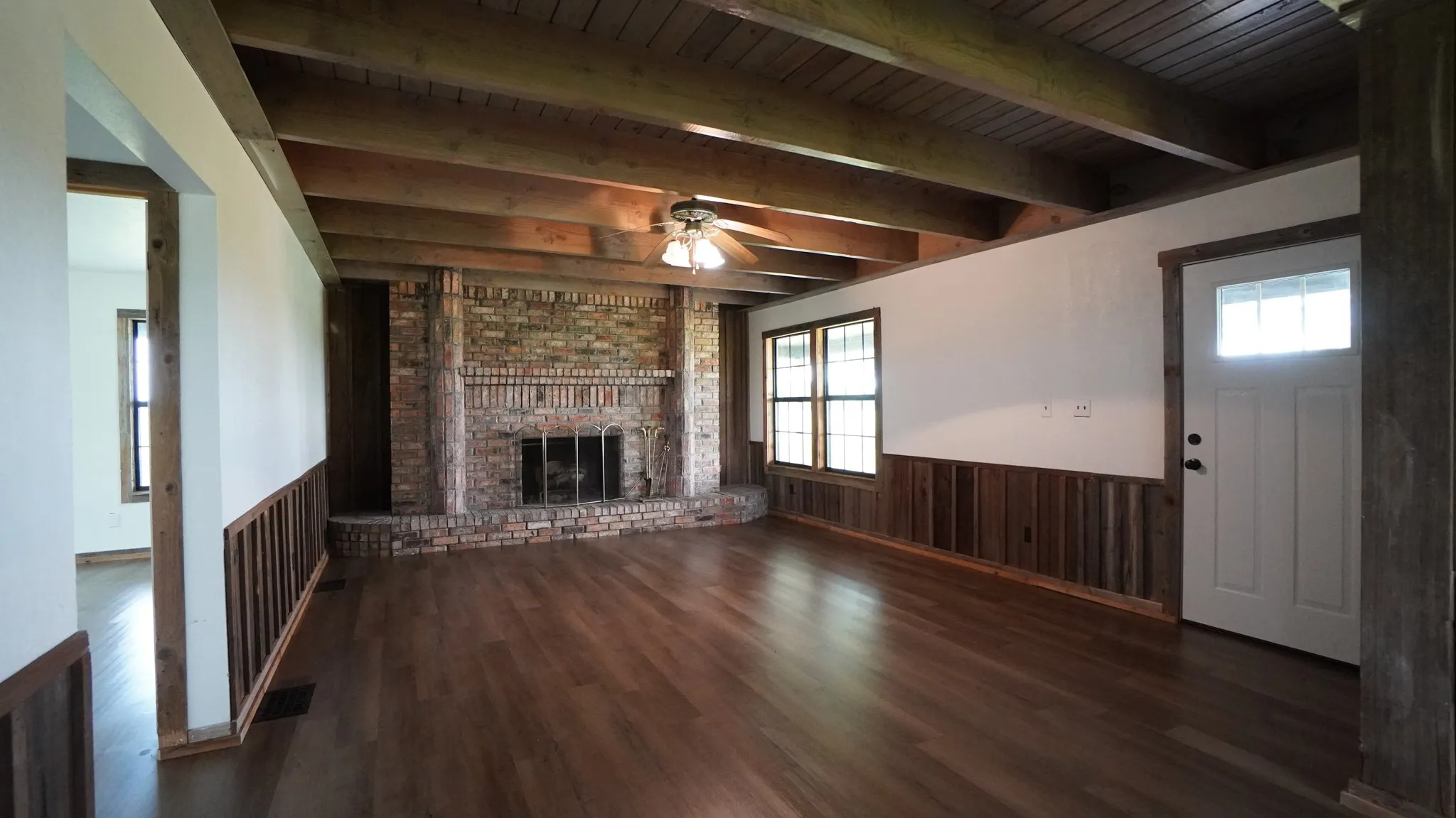 Single Family Residence For Rent in Kaufman County , 6700 Colquitt Road, Terrell, Texas 75160, 4 Bedroom, 2 Bathroom, Garage spaces, 2,345 Sqft, built in 1985, mls#21381706, Real Estate Agent in Terrell, Homes For Rent in Kaufman county, Homes For Rent in Terrell, Realtor in Terrell Texas, Real Estate Brokerage Independent Realty Texas, Luminita Cordes Realtor