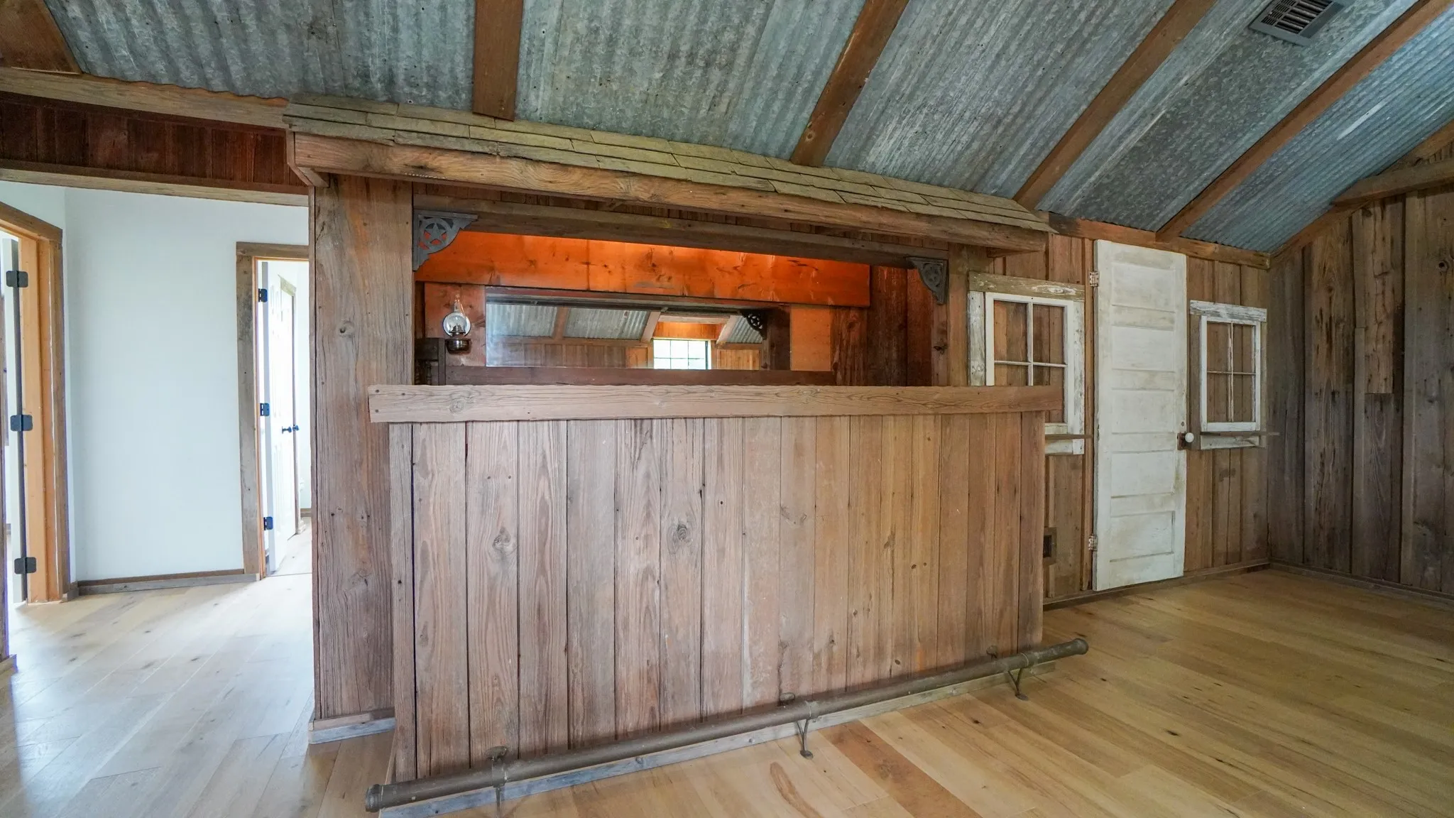 Single Family Residence For Rent in Kaufman County , 6700 Colquitt Road, Terrell, Texas 75160, 4 Bedroom, 2 Bathroom, Garage spaces, 2,345 Sqft, built in 1985, mls#21381706, Real Estate Agent in Terrell, Homes For Rent in Kaufman county, Homes For Rent in Terrell, Realtor in Terrell Texas, Real Estate Brokerage Independent Realty Texas, Luminita Cordes Realtor