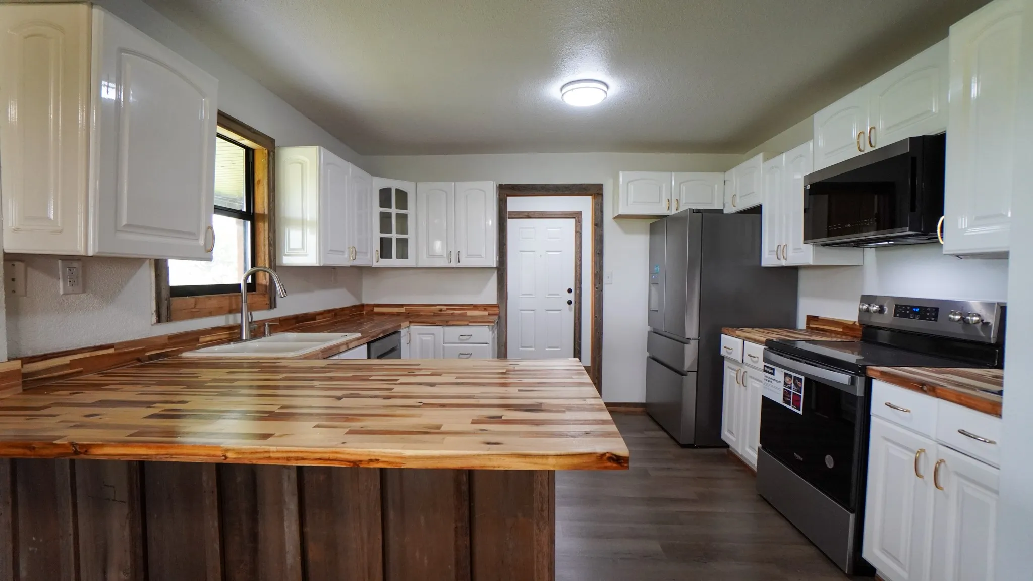 Single Family Residence For Rent in Kaufman County , 6700 Colquitt Road, Terrell, Texas 75160, 4 Bedroom, 2 Bathroom, Garage spaces, 2,345 Sqft, built in 1985, mls#21381706, Real Estate Agent in Terrell, Homes For Rent in Kaufman county, Homes For Rent in Terrell, Realtor in Terrell Texas, Real Estate Brokerage Independent Realty Texas, Luminita Cordes Realtor