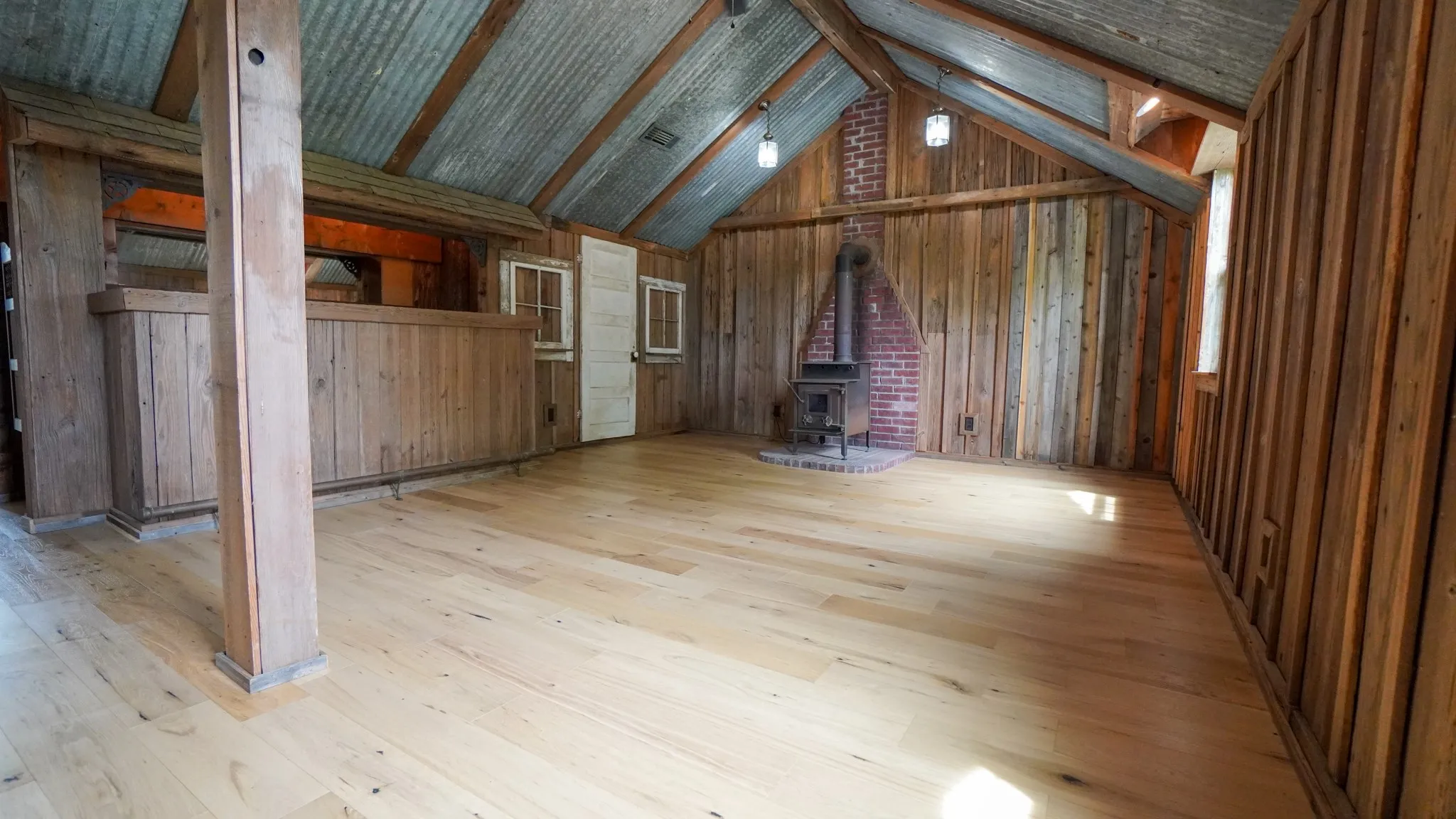 Single Family Residence For Rent in Kaufman County , 6700 Colquitt Road, Terrell, Texas 75160, 4 Bedroom, 2 Bathroom, Garage spaces, 2,345 Sqft, built in 1985, mls#21381706, Real Estate Agent in Terrell, Homes For Rent in Kaufman county, Homes For Rent in Terrell, Realtor in Terrell Texas, Real Estate Brokerage Independent Realty Texas, Luminita Cordes Realtor