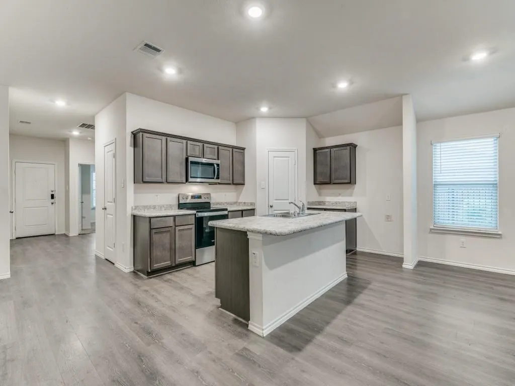 Single Family Residence For Rent in Hunt County , 1008 Silver Maple Lane, Royse City, Texas 75189, 4 Bedroom, 3 Bathroom, 2 Garage spaces, 2,097 Sqft, built in 2020, mls#21382283, Real Estate Agent in Royse City, Homes For Rent in Hunt county, Homes For Rent in Royse City, Realtor in Royse City Texas, Real Estate Brokerage Independent Realty Texas, Luminita Cordes Realtor