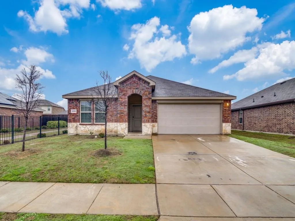Single Family Residence For Rent in Hunt County , 1008 Silver Maple Lane, Royse City, Texas 75189, 4 Bedroom, 3 Bathroom, 2 Garage spaces, 2,097 Sqft, built in 2020, mls#21382283, Real Estate Agent in Royse City, Homes For Rent in Hunt county, Homes For Rent in Royse City, Realtor in Royse City Texas, Real Estate Brokerage Independent Realty Texas, Luminita Cordes Realtor