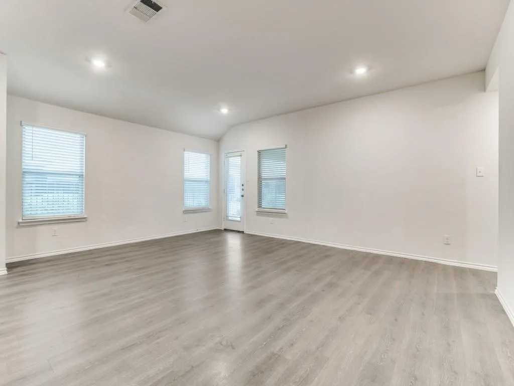 Single Family Residence For Rent in Hunt County , 1008 Silver Maple Lane, Royse City, Texas 75189, 4 Bedroom, 3 Bathroom, 2 Garage spaces, 2,097 Sqft, built in 2020, mls#21382283, Real Estate Agent in Royse City, Homes For Rent in Hunt county, Homes For Rent in Royse City, Realtor in Royse City Texas, Real Estate Brokerage Independent Realty Texas, Luminita Cordes Realtor