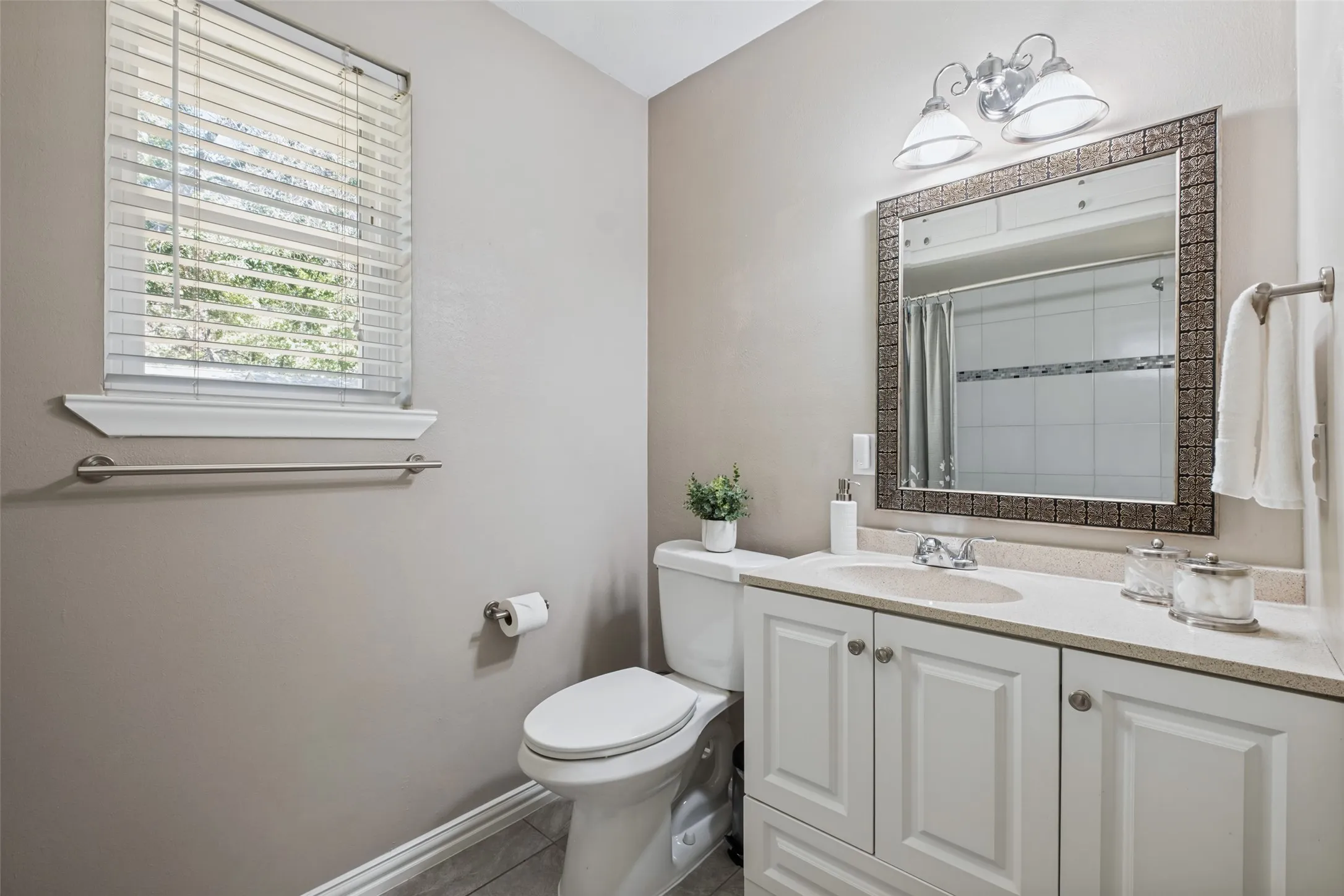Single Family Residence For Sale in Dallas County , 2535 Dorrington Drive, Dallas, Texas 75228, 3 Bedroom, 2 Bathroom, 2 Garage spaces, 1,669 Sqft, built in 1959, mls#21372088, Real Estate Agent in Dallas, Homes For Sale in Dallas county, Homes For Sale in Dallas, Realtor in Dallas Texas, Real Estate Brokerage Independent Realty Texas, Luminita Cordes Realtor