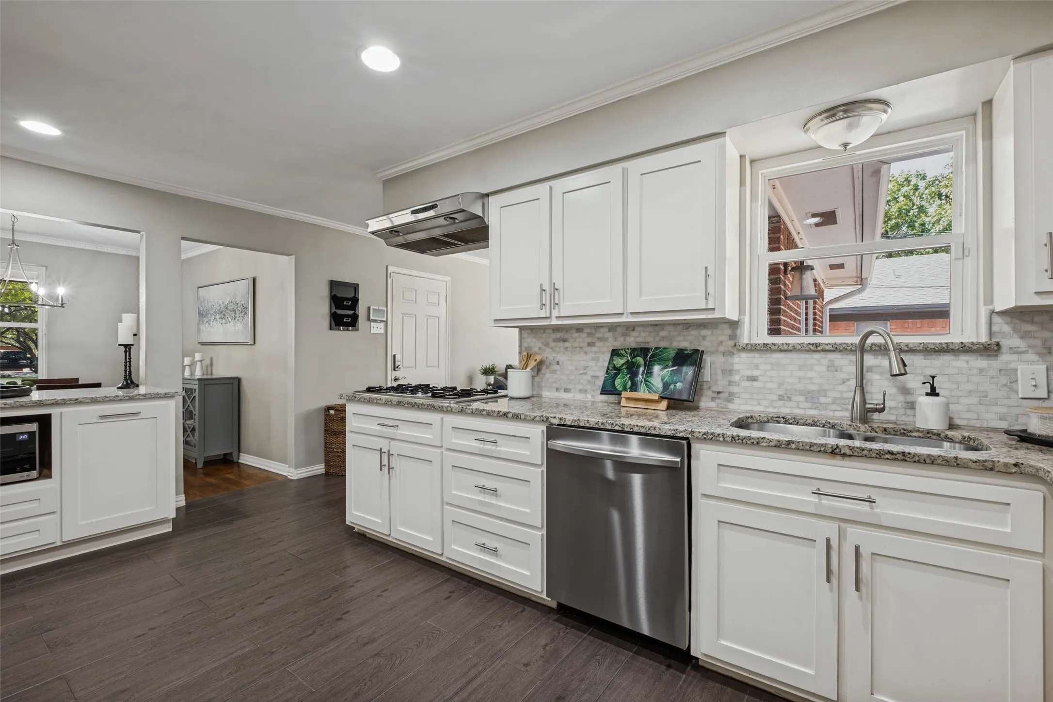 Single Family Residence For Sale in Dallas County , 2535 Dorrington Drive, Dallas, Texas 75228, 3 Bedroom, 2 Bathroom, 2 Garage spaces, 1,669 Sqft, built in 1959, mls#21372088, Real Estate Agent in Dallas, Homes For Sale in Dallas county, Homes For Sale in Dallas, Realtor in Dallas Texas, Real Estate Brokerage Independent Realty Texas, Luminita Cordes Realtor