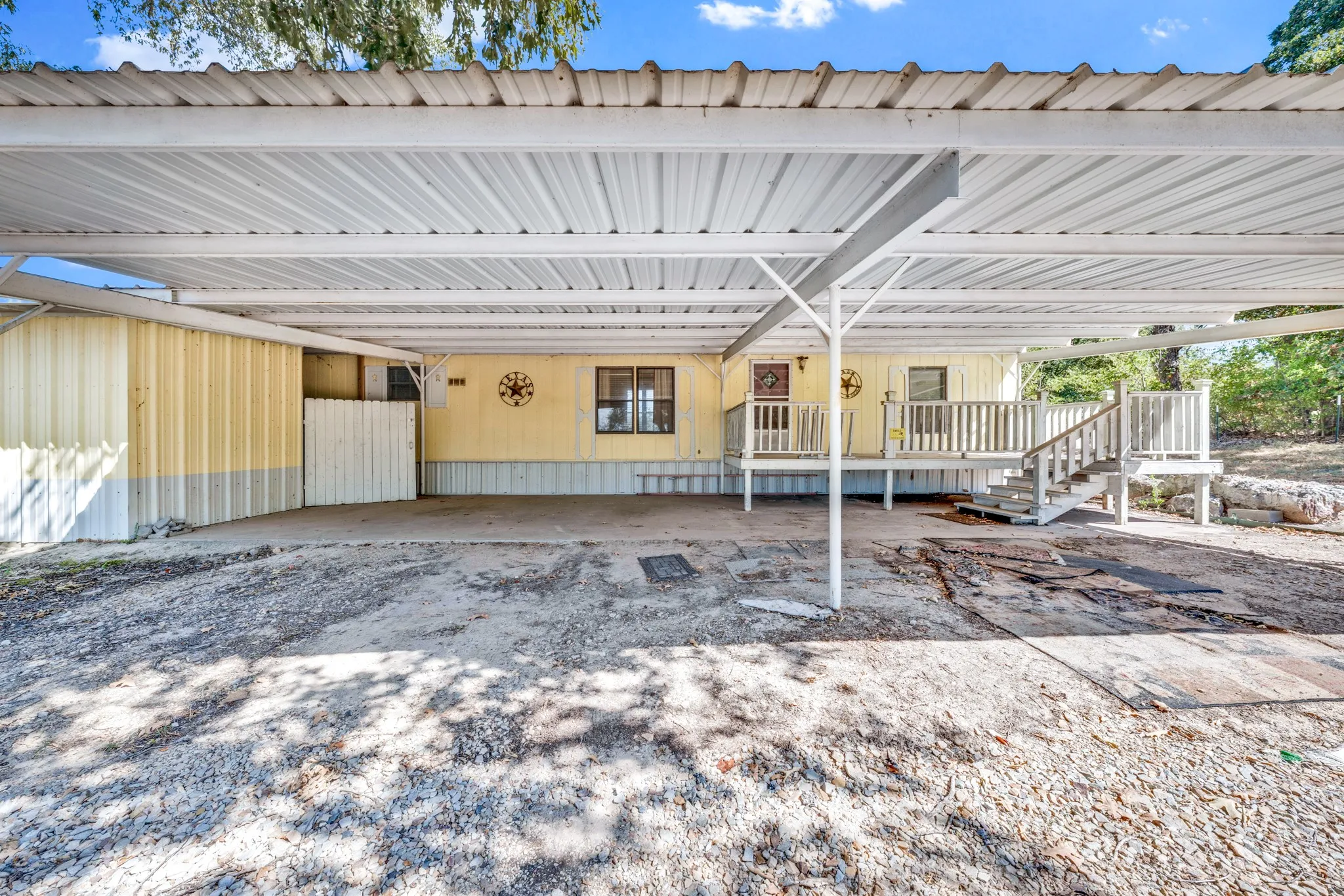 Farm For Sale in Hopkins County , 974 County Road 2310, Sulphur Springs, Texas 75482, 2 Bedroom, 2 Bathroom, Garage spaces, 938 Sqft, built in 1984, mls#21380298, Real Estate Agent in Sulphur Springs, Homes For Sale in Hopkins county, Homes For Sale in Sulphur Springs, Realtor in Sulphur Springs Texas, Real Estate Brokerage Independent Realty Texas, Luminita Cordes Realtor