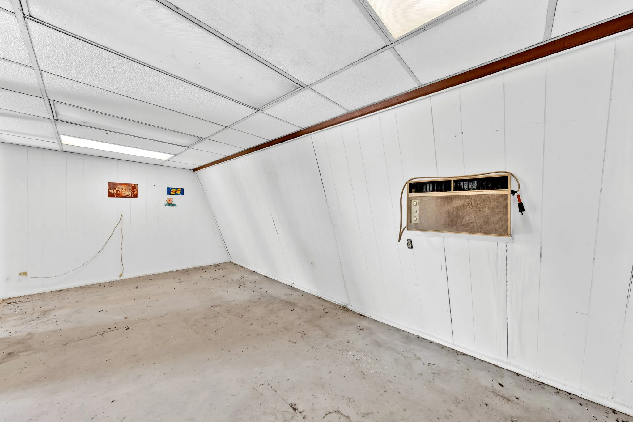 Farm For Sale in Hopkins County , 974 County Road 2310, Sulphur Springs, Texas 75482, 2 Bedroom, 2 Bathroom, Garage spaces, 938 Sqft, built in 1984, mls#21380298, Real Estate Agent in Sulphur Springs, Homes For Sale in Hopkins county, Homes For Sale in Sulphur Springs, Realtor in Sulphur Springs Texas, Real Estate Brokerage Independent Realty Texas, Luminita Cordes Realtor