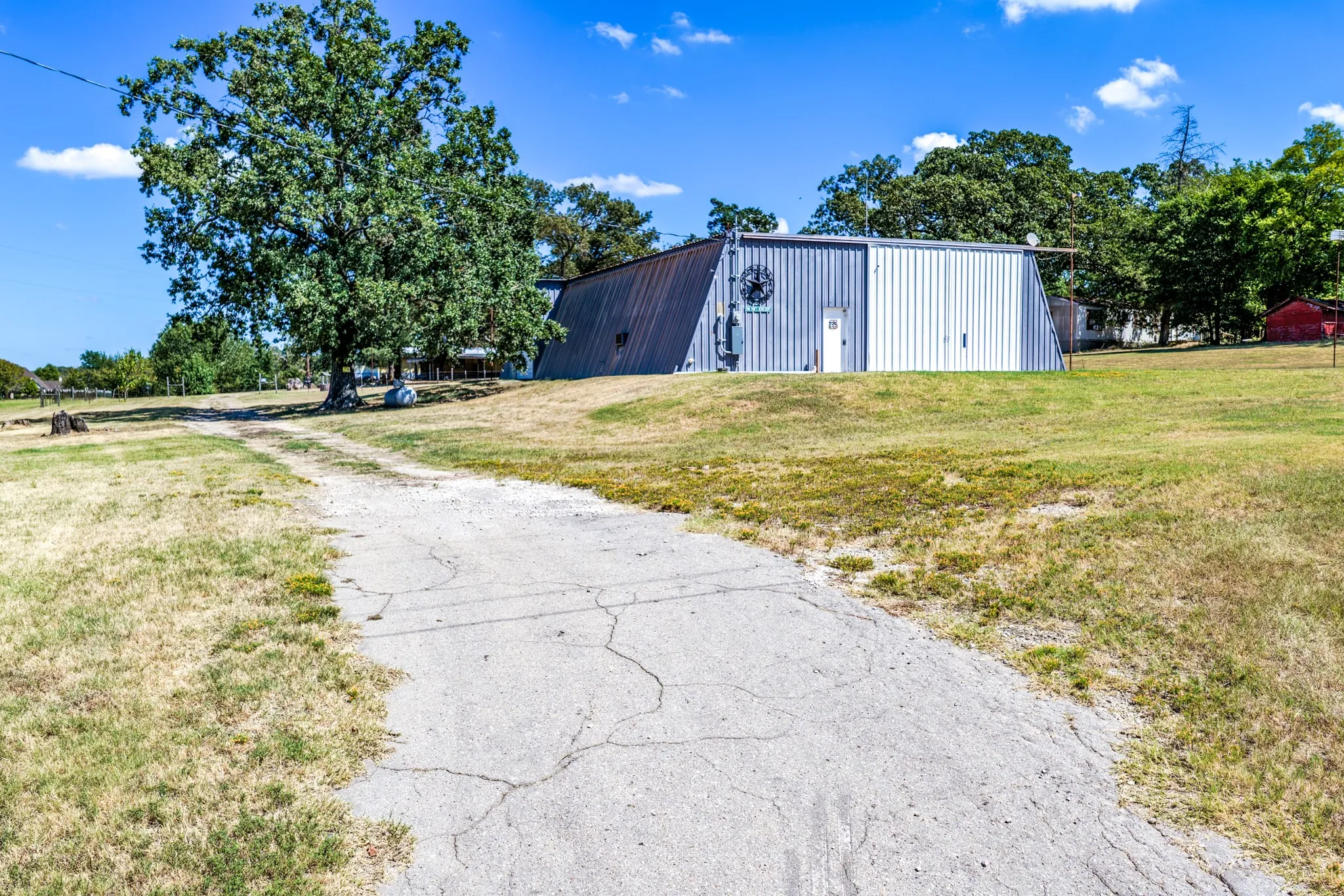 Farm For Sale in Hopkins County , 974 County Road 2310, Sulphur Springs, Texas 75482, 2 Bedroom, 2 Bathroom, Garage spaces, 938 Sqft, built in 1984, mls#21380298, Real Estate Agent in Sulphur Springs, Homes For Sale in Hopkins county, Homes For Sale in Sulphur Springs, Realtor in Sulphur Springs Texas, Real Estate Brokerage Independent Realty Texas, Luminita Cordes Realtor
