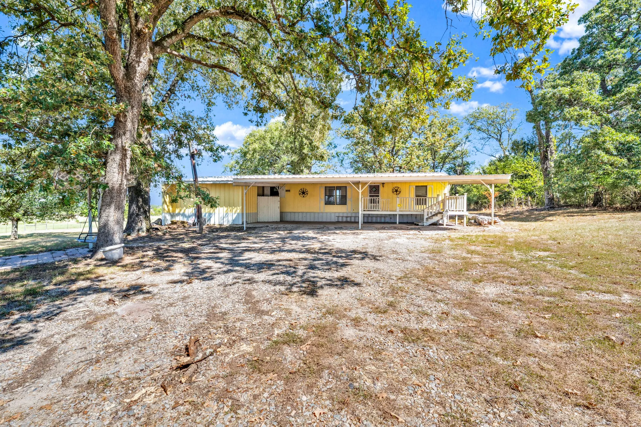 Farm For Sale in Hopkins County , 974 County Road 2310, Sulphur Springs, Texas 75482, 2 Bedroom, 2 Bathroom, Garage spaces, 938 Sqft, built in 1984, mls#21380298, Real Estate Agent in Sulphur Springs, Homes For Sale in Hopkins county, Homes For Sale in Sulphur Springs, Realtor in Sulphur Springs Texas, Real Estate Brokerage Independent Realty Texas, Luminita Cordes Realtor