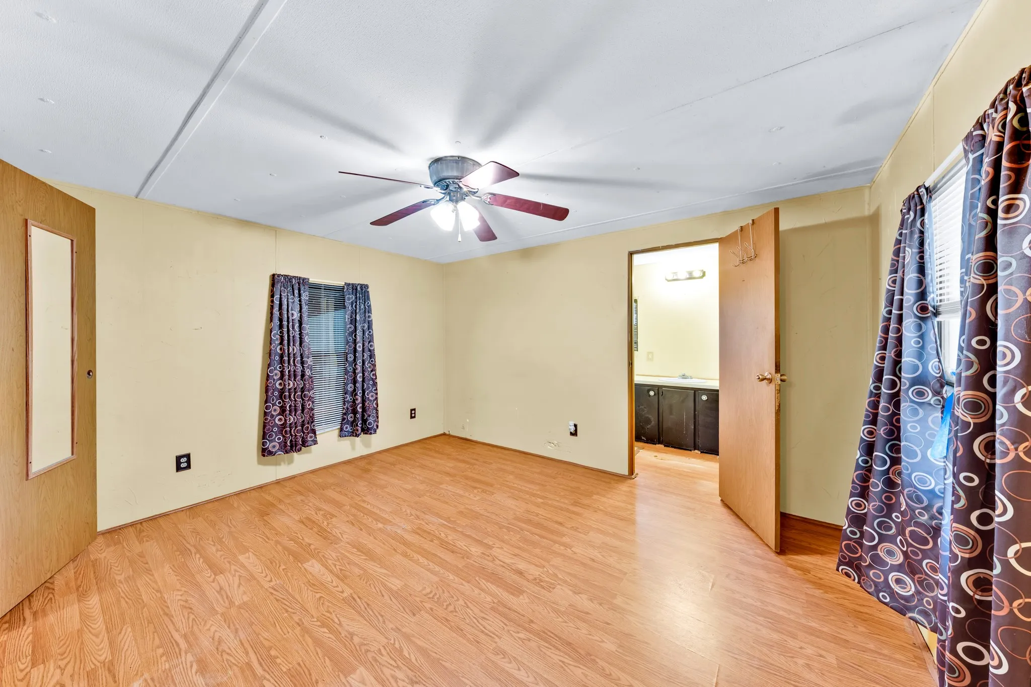 Farm For Sale in Hopkins County , 974 County Road 2310, Sulphur Springs, Texas 75482, 2 Bedroom, 2 Bathroom, Garage spaces, 938 Sqft, built in 1984, mls#21380298, Real Estate Agent in Sulphur Springs, Homes For Sale in Hopkins county, Homes For Sale in Sulphur Springs, Realtor in Sulphur Springs Texas, Real Estate Brokerage Independent Realty Texas, Luminita Cordes Realtor