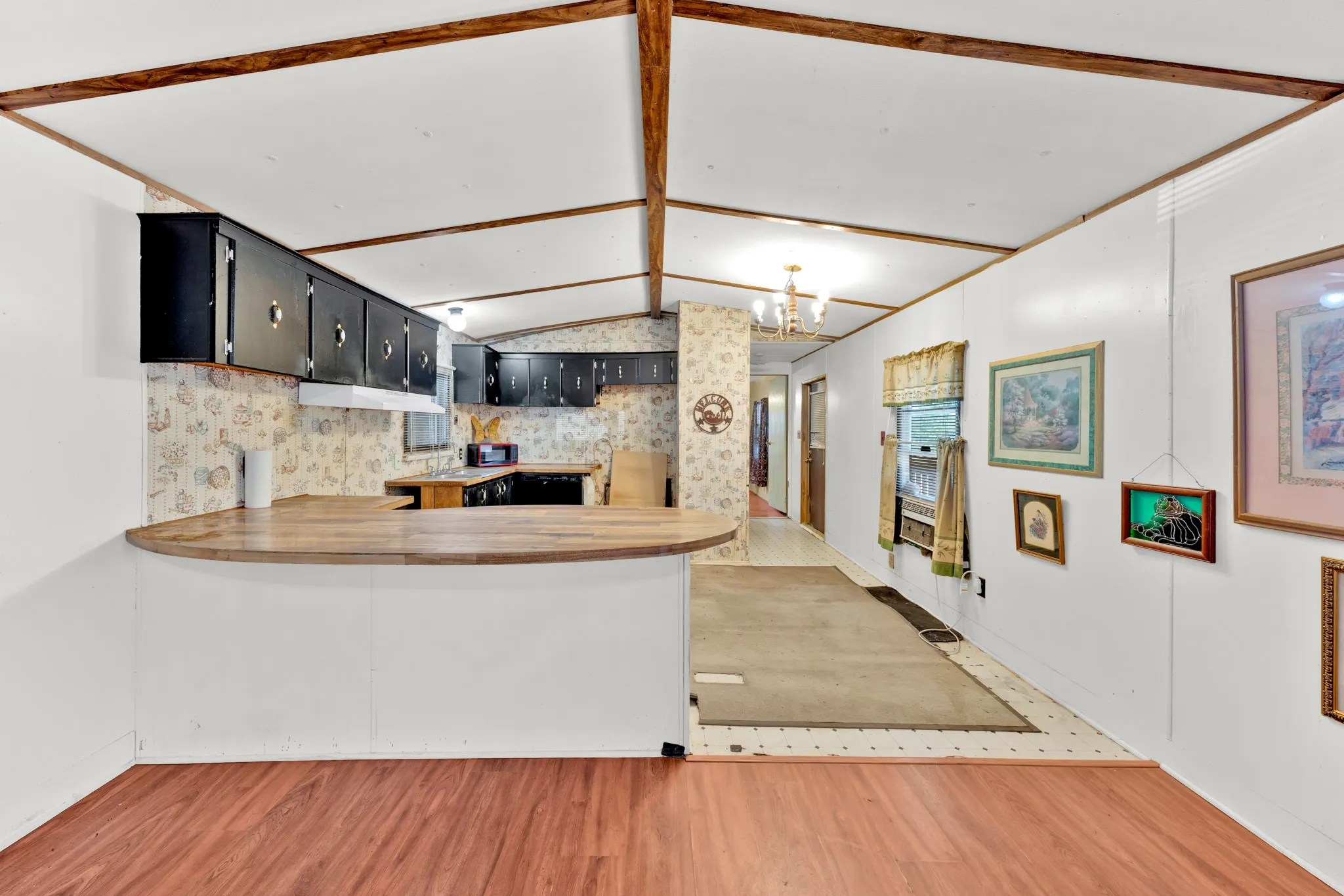 Farm For Sale in Hopkins County , 974 County Road 2310, Sulphur Springs, Texas 75482, 2 Bedroom, 2 Bathroom, Garage spaces, 938 Sqft, built in 1984, mls#21380298, Real Estate Agent in Sulphur Springs, Homes For Sale in Hopkins county, Homes For Sale in Sulphur Springs, Realtor in Sulphur Springs Texas, Real Estate Brokerage Independent Realty Texas, Luminita Cordes Realtor
