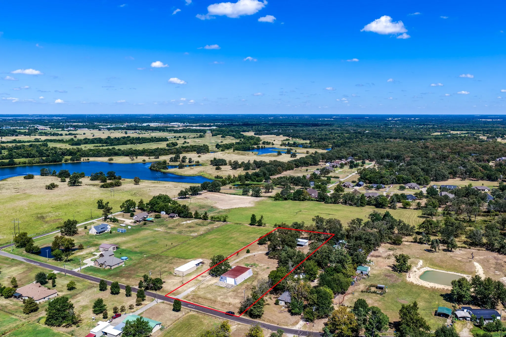 Farm For Sale in Hopkins County , 974 County Road 2310, Sulphur Springs, Texas 75482, 2 Bedroom, 2 Bathroom, Garage spaces, 938 Sqft, built in 1984, mls#21380298, Real Estate Agent in Sulphur Springs, Homes For Sale in Hopkins county, Homes For Sale in Sulphur Springs, Realtor in Sulphur Springs Texas, Real Estate Brokerage Independent Realty Texas, Luminita Cordes Realtor