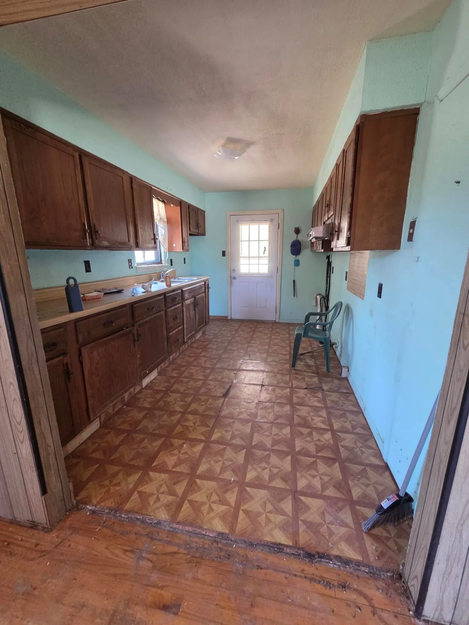 Single Family Residence For Sale in Dallas County , 2636 Gadberry Drive, Dallas, Texas 75241, 3 Bedroom, 1 Bathroom, 2 Garage spaces, 978 Sqft, built in 1959, mls#21382290, Real Estate Agent in Dallas, Homes For Sale in Dallas county, Homes For Sale in Dallas, Realtor in Dallas Texas, Real Estate Brokerage Independent Realty Texas, Luminita Cordes Realtor