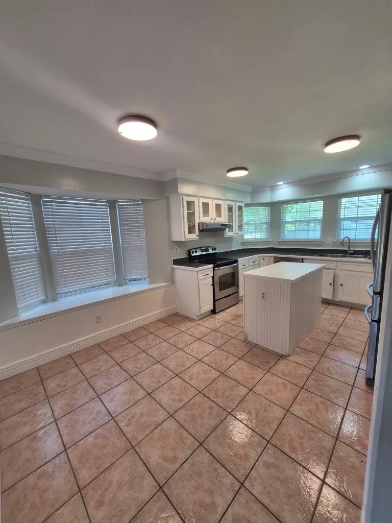 Single Family Residence For Rent in Dallas County , 2913 David Drive, Rowlett, Texas 75088, 4 Bedroom, 3 Bathroom, Garage spaces, 2,108 Sqft, built in 1985, mls#21382293, Real Estate Agent in Rowlett, Homes For Rent in Dallas county, Homes For Rent in Rowlett, Realtor in Rowlett Texas, Real Estate Brokerage Independent Realty Texas, Luminita Cordes Realtor