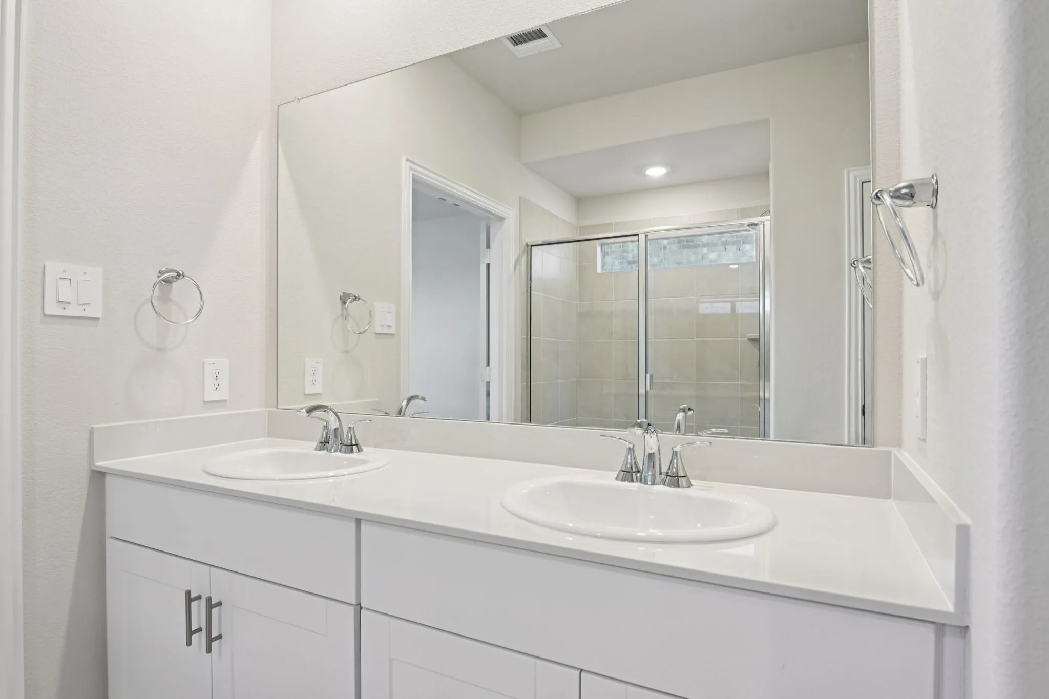 Photo is not of the actual home, but is an inspirational photo of builder’s model home and may depict options, furnishings, and/or decorator features that are not included.