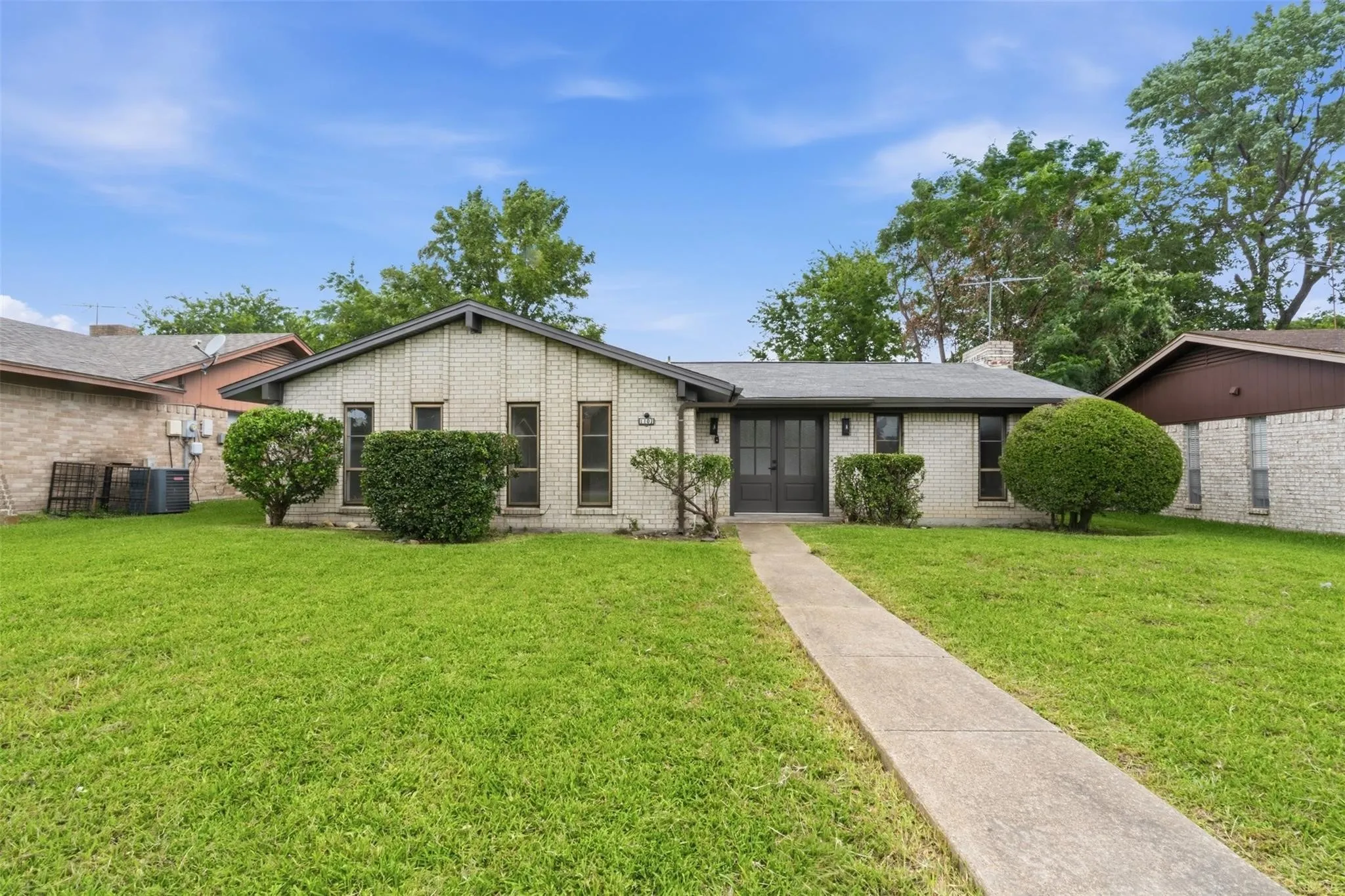 Single Family Residence For Rent in Dallas County , 1101 Delores Drive, Garland, Texas 75040, 3 Bedroom, 2 Bathroom, 1 Garage spaces, 1,590 Sqft, built in 1973, mls#21382124, Real Estate Agent in Garland, Homes For Rent in Dallas county, Homes For Rent in Garland, Realtor in Garland Texas, Real Estate Brokerage Independent Realty Texas, Luminita Cordes Realtor