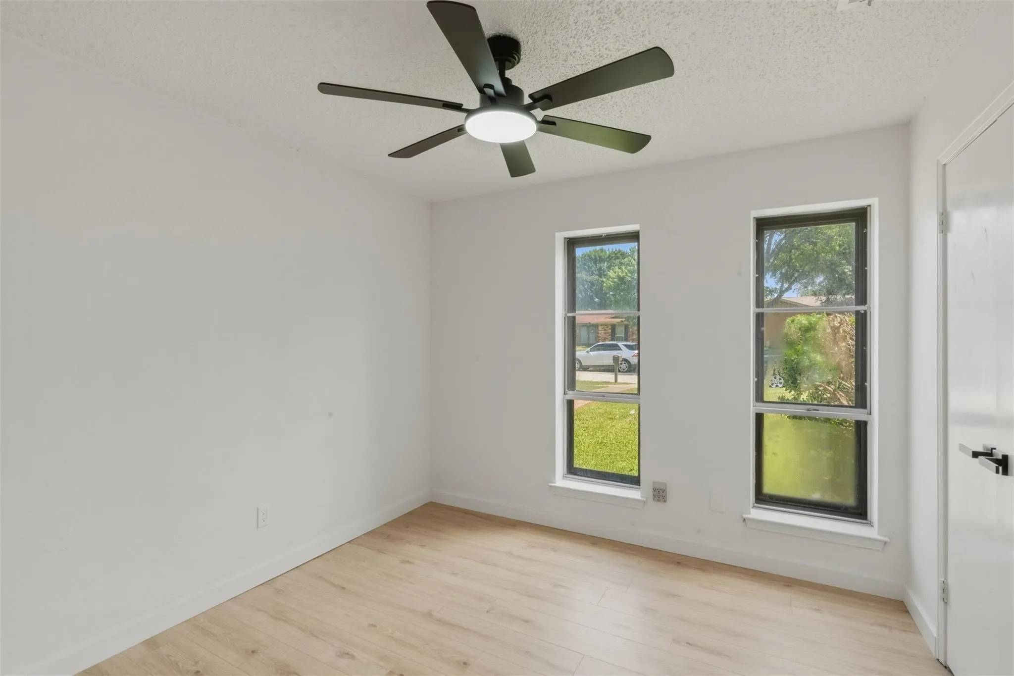 Single Family Residence For Rent in Dallas County , 1101 Delores Drive, Garland, Texas 75040, 3 Bedroom, 2 Bathroom, 1 Garage spaces, 1,590 Sqft, built in 1973, mls#21382124, Real Estate Agent in Garland, Homes For Rent in Dallas county, Homes For Rent in Garland, Realtor in Garland Texas, Real Estate Brokerage Independent Realty Texas, Luminita Cordes Realtor