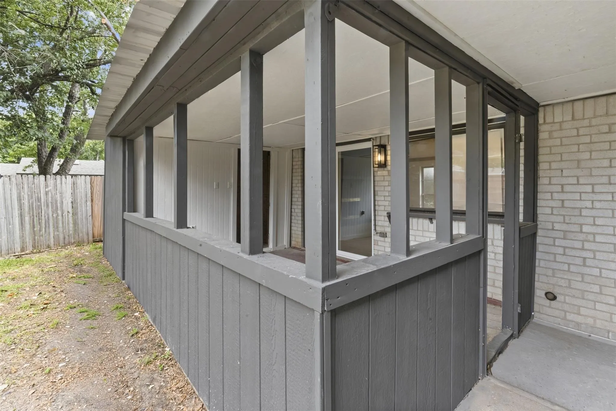 Single Family Residence For Rent in Dallas County , 1101 Delores Drive, Garland, Texas 75040, 3 Bedroom, 2 Bathroom, 1 Garage spaces, 1,590 Sqft, built in 1973, mls#21382124, Real Estate Agent in Garland, Homes For Rent in Dallas county, Homes For Rent in Garland, Realtor in Garland Texas, Real Estate Brokerage Independent Realty Texas, Luminita Cordes Realtor
