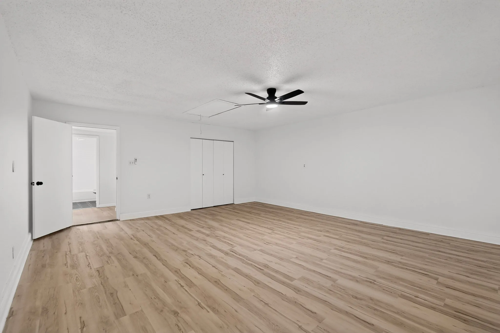 Single Family Residence For Rent in Dallas County , 2938 Churchill Way, Garland, Texas 75044, 3 Bedroom, 2 Bathroom, Garage spaces, 1,801 Sqft, built in 1977, mls#21382141, Real Estate Agent in Garland, Homes For Rent in Dallas county, Homes For Rent in Garland, Realtor in Garland Texas, Real Estate Brokerage Independent Realty Texas, Luminita Cordes Realtor