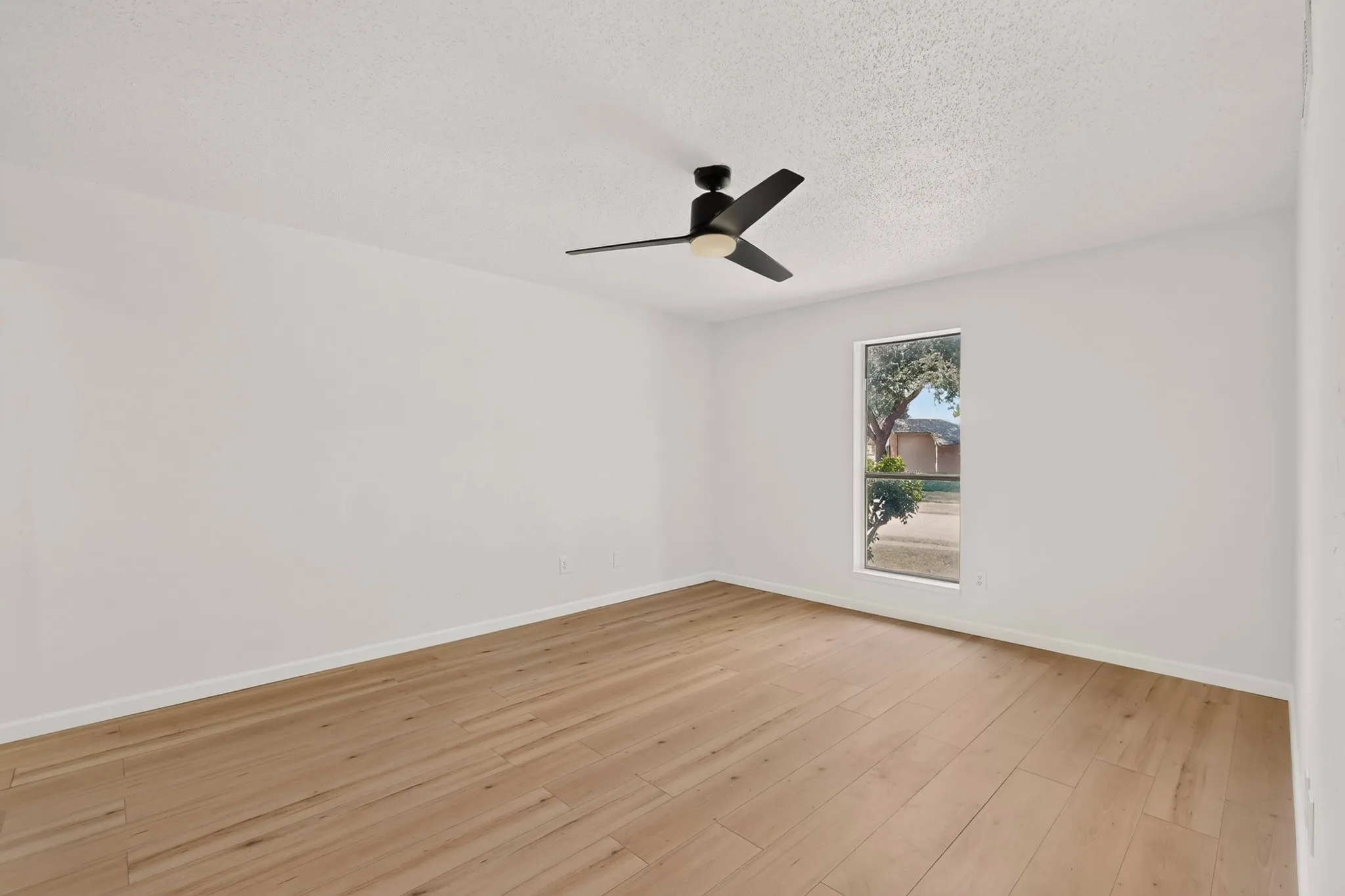 Single Family Residence For Rent in Dallas County , 2938 Churchill Way, Garland, Texas 75044, 3 Bedroom, 2 Bathroom, Garage spaces, 1,801 Sqft, built in 1977, mls#21382141, Real Estate Agent in Garland, Homes For Rent in Dallas county, Homes For Rent in Garland, Realtor in Garland Texas, Real Estate Brokerage Independent Realty Texas, Luminita Cordes Realtor