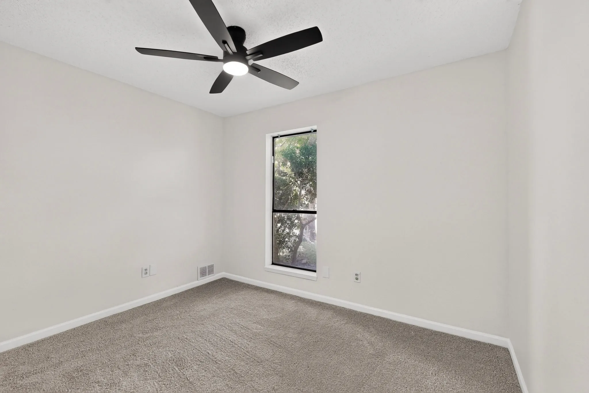 Single Family Residence For Rent in Dallas County , 2938 Churchill Way, Garland, Texas 75044, 3 Bedroom, 2 Bathroom, Garage spaces, 1,801 Sqft, built in 1977, mls#21382141, Real Estate Agent in Garland, Homes For Rent in Dallas county, Homes For Rent in Garland, Realtor in Garland Texas, Real Estate Brokerage Independent Realty Texas, Luminita Cordes Realtor