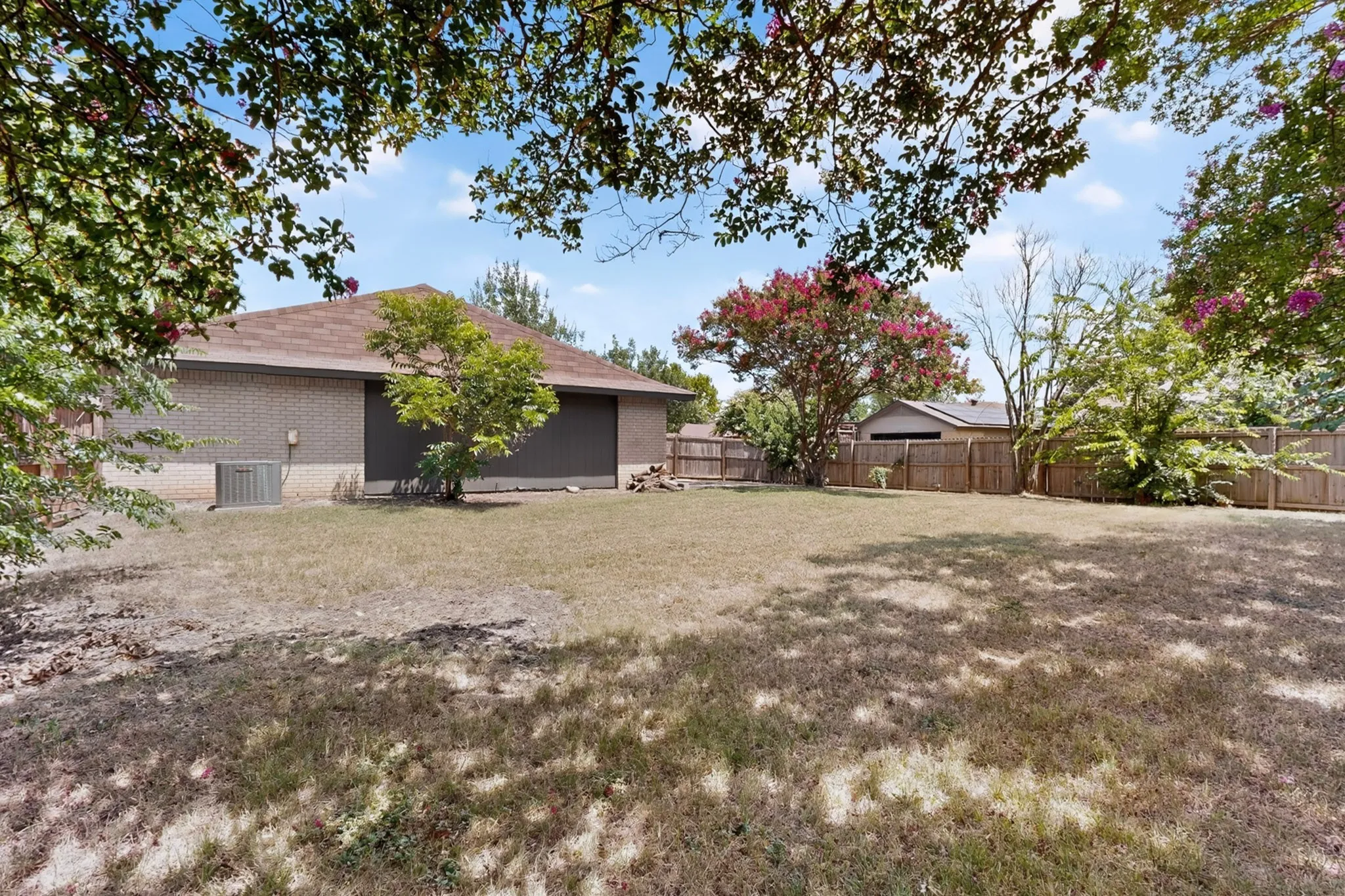 Single Family Residence For Rent in Dallas County , 2938 Churchill Way, Garland, Texas 75044, 3 Bedroom, 2 Bathroom, Garage spaces, 1,801 Sqft, built in 1977, mls#21382141, Real Estate Agent in Garland, Homes For Rent in Dallas county, Homes For Rent in Garland, Realtor in Garland Texas, Real Estate Brokerage Independent Realty Texas, Luminita Cordes Realtor