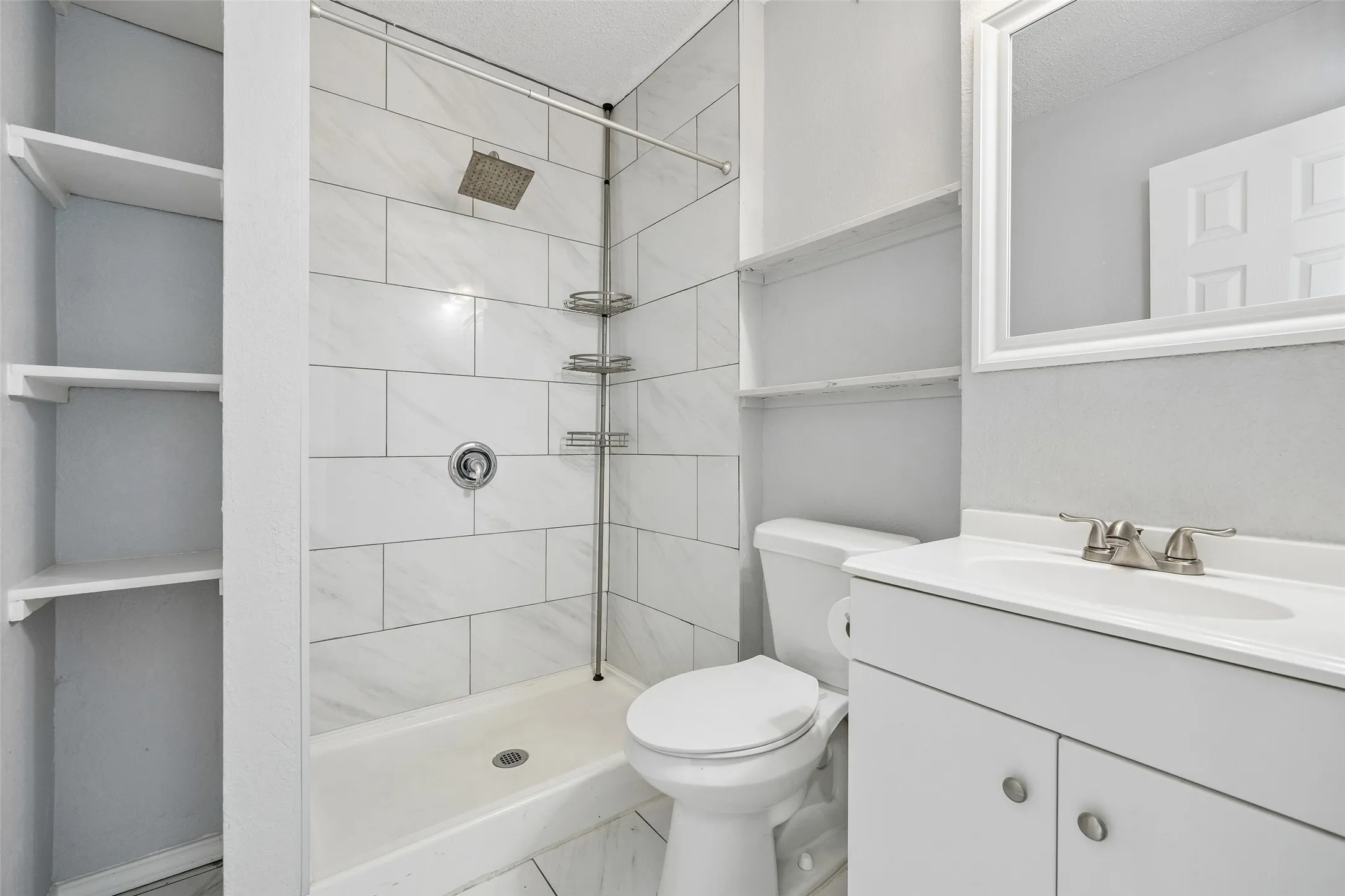 Single Family Residence For Sale in Tarrant County , 3804 Indian Wells Drive, Arlington, Texas 76017, 3 Bedroom, 2 Bathroom, Garage spaces, 1,360 Sqft, built in 1982, mls#21381800, Real Estate Agent in Arlington, Homes For Sale in Tarrant county, Homes For Sale in Arlington, Realtor in Arlington Texas, Real Estate Brokerage Independent Realty Texas, Luminita Cordes Realtor