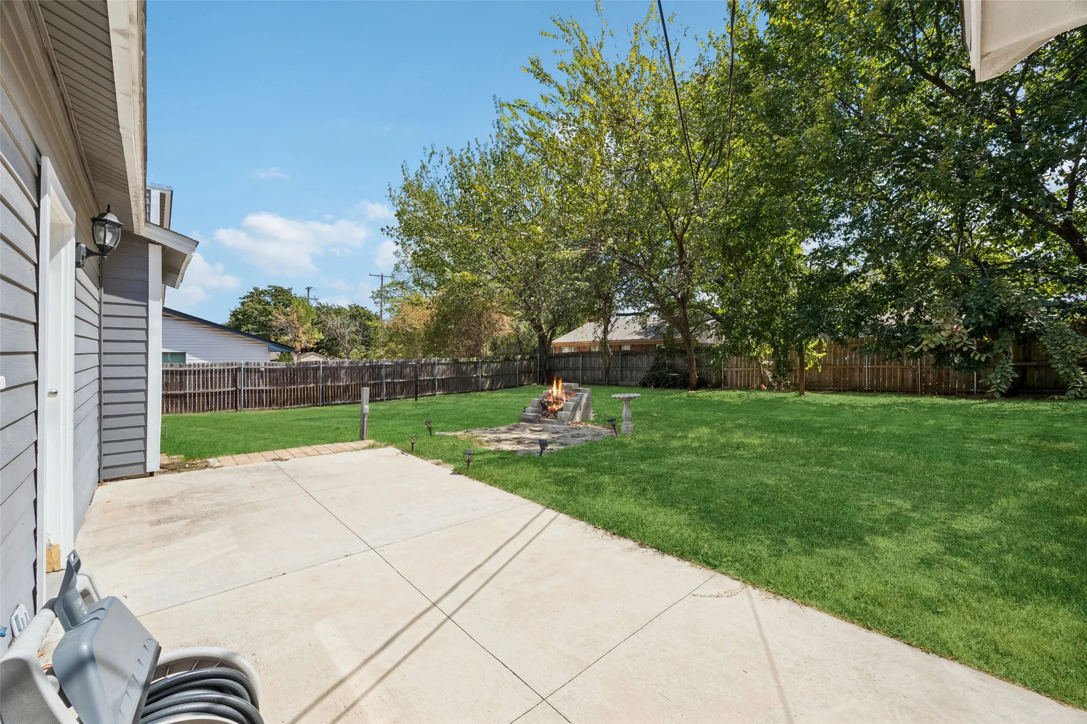 Single Family Residence For Sale in Tarrant County , 3804 Indian Wells Drive, Arlington, Texas 76017, 3 Bedroom, 2 Bathroom, Garage spaces, 1,360 Sqft, built in 1982, mls#21381800, Real Estate Agent in Arlington, Homes For Sale in Tarrant county, Homes For Sale in Arlington, Realtor in Arlington Texas, Real Estate Brokerage Independent Realty Texas, Luminita Cordes Realtor